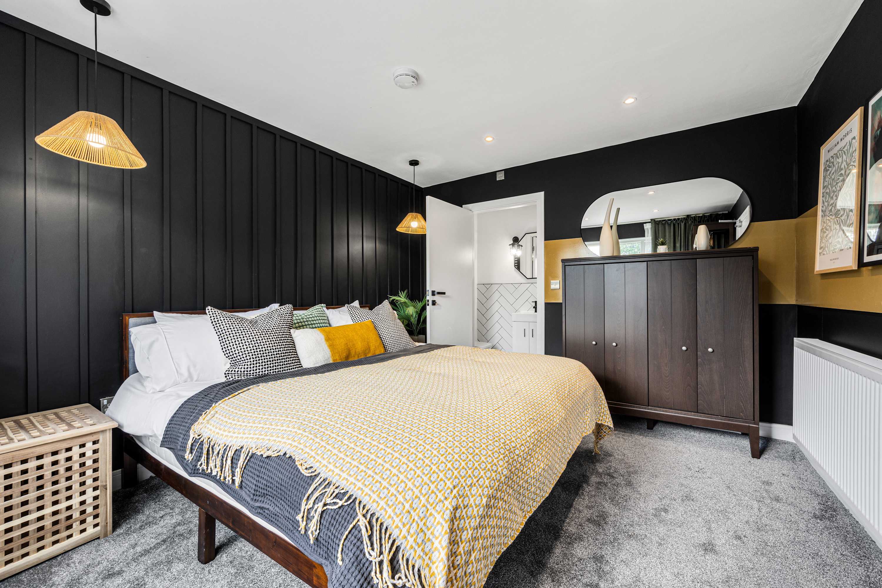 4Bed Salford Quays | Sleeps 8 | 2 Ensuites|Parking in Crowther Avenue 7 M5 3JU - Property image 9 - VivreStays