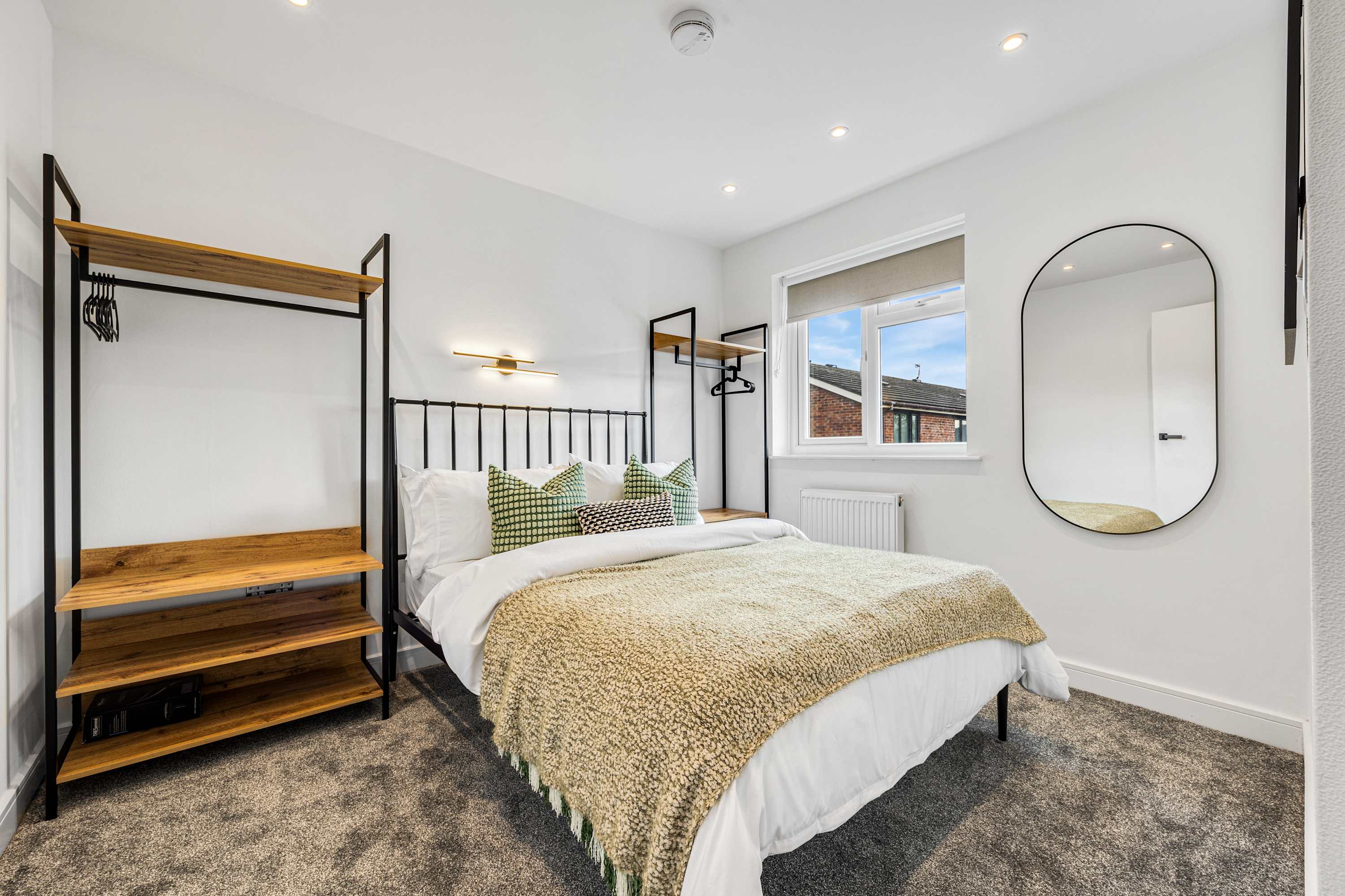 4Bed Salford Quays | Sleeps 8 | 2 Ensuites|Parking in Crowther Avenue 7 M5 3JU - Property image 26 - VivreStays