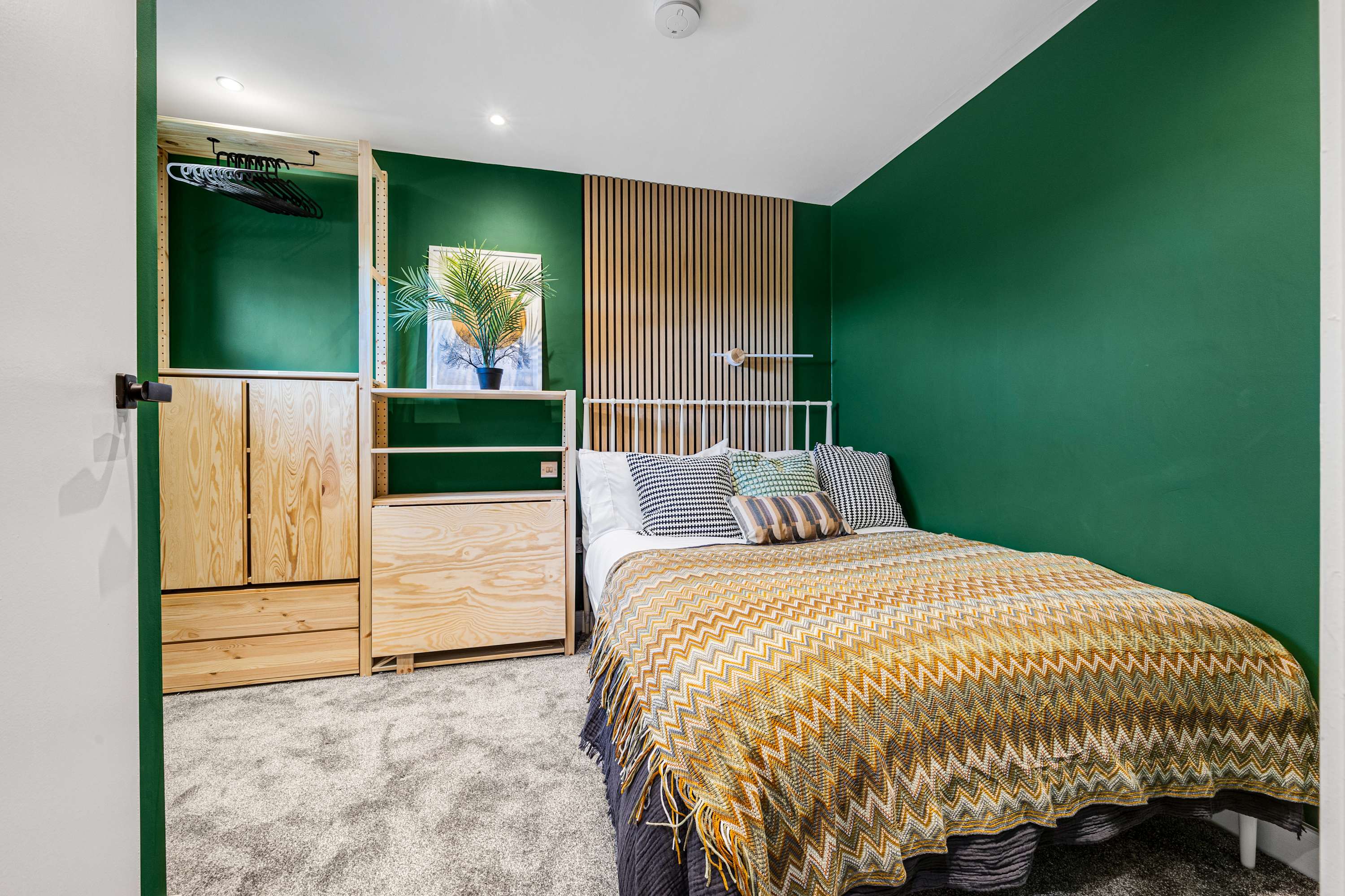 4Bed Salford Quays | Sleeps 8 | 2 Ensuites|Parking in Crowther Avenue 7 M5 3JU - Property image 25 - VivreStays