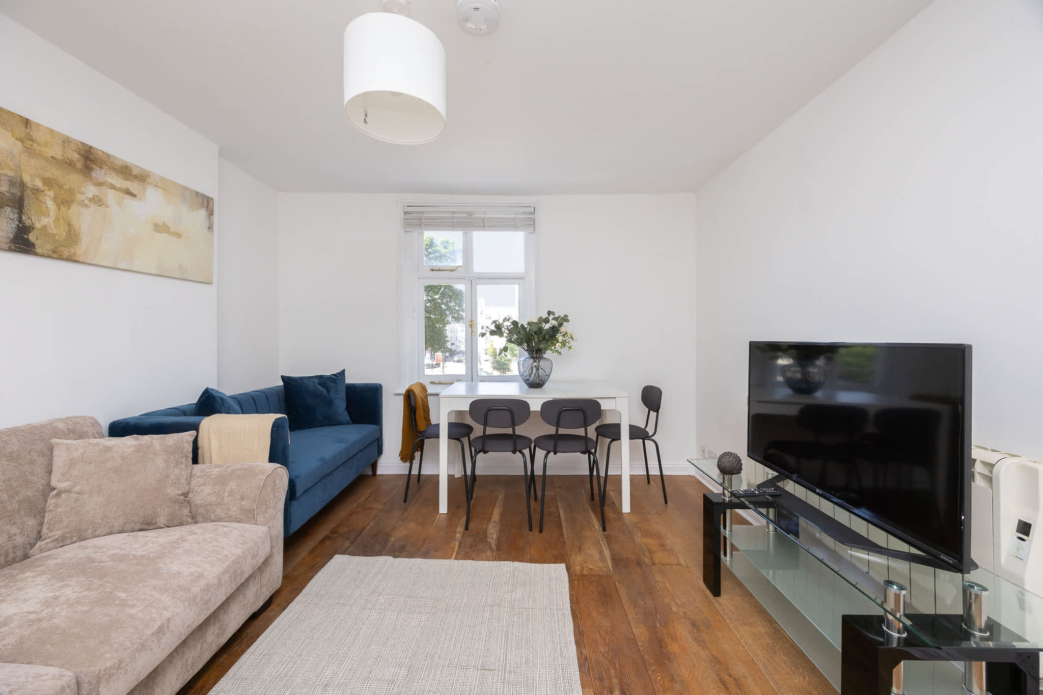 Brighton for 10 | Minutes from the Beach | Central in Grande Parade BN2 9QA - Property image 5 - VivreStays