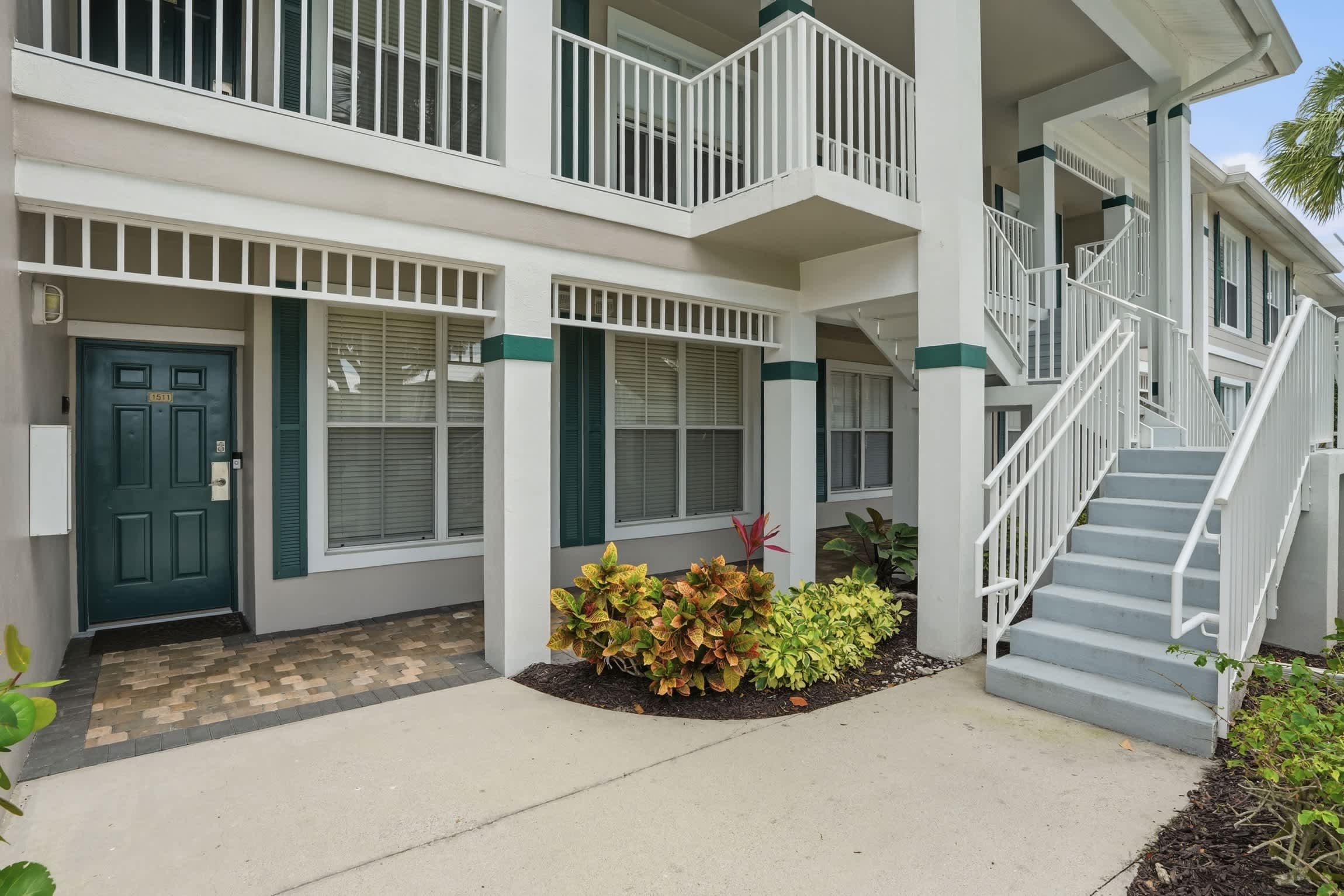 1512 Nicely Updated with Golf and Lake View | Photo 10
