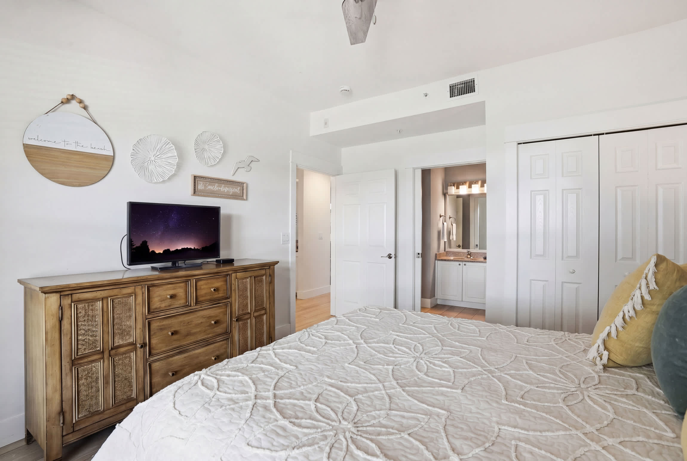1512 Nicely Updated with Golf and Lake View | Photo 25