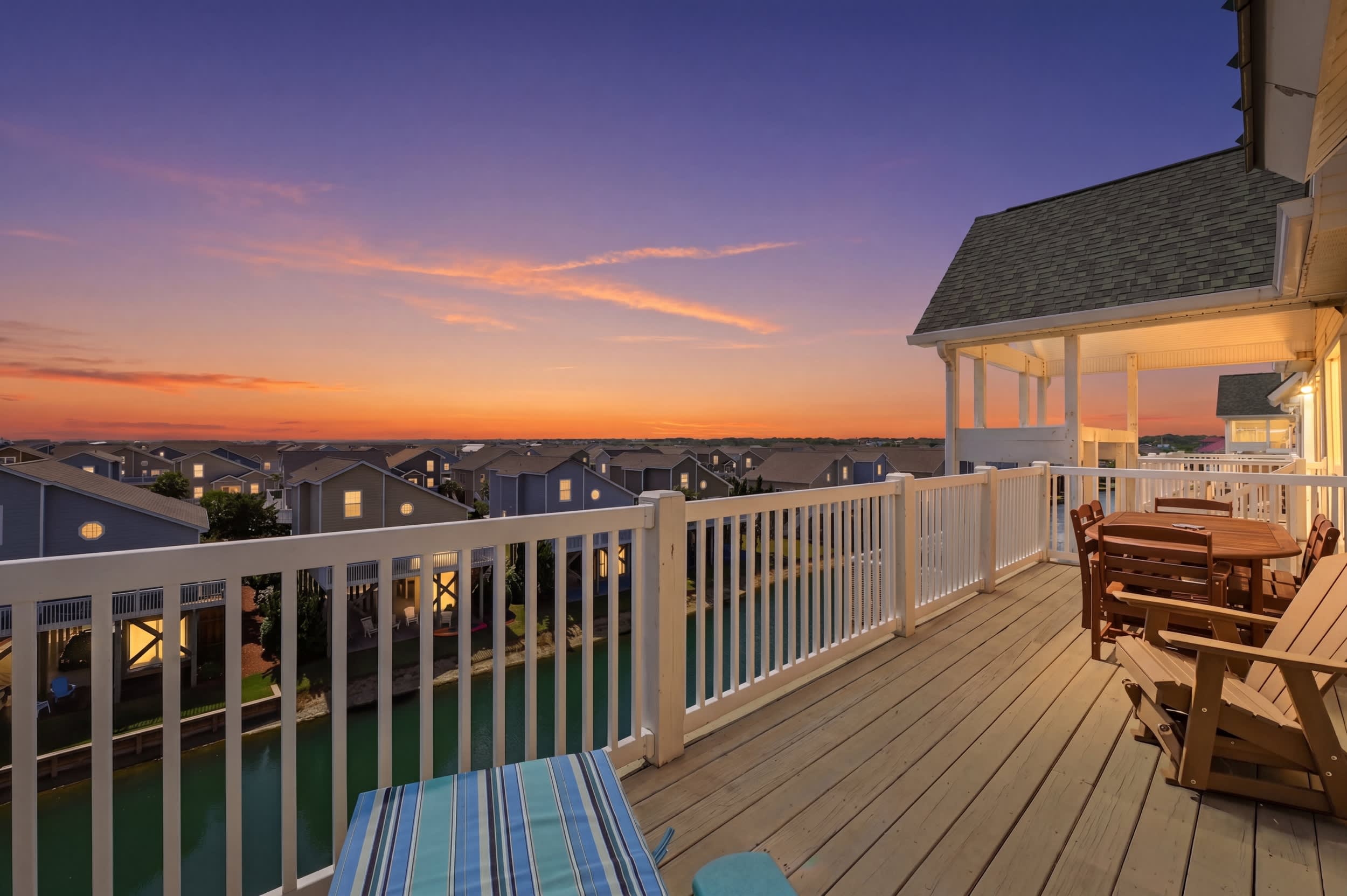 A Wave from it All - Brunswick Vacation Rentals