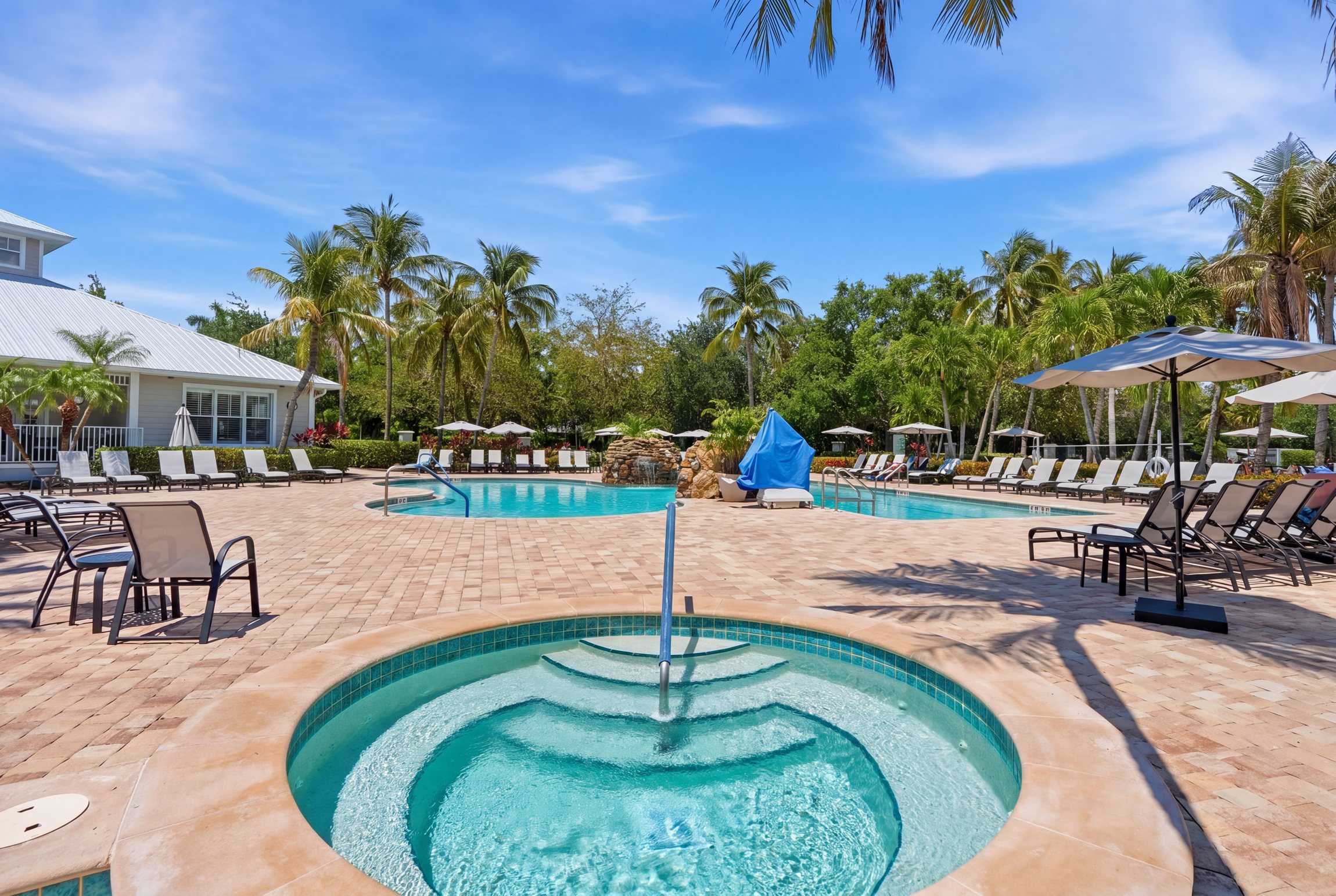 1512 Nicely Updated with Golf and Lake View | Photo 46