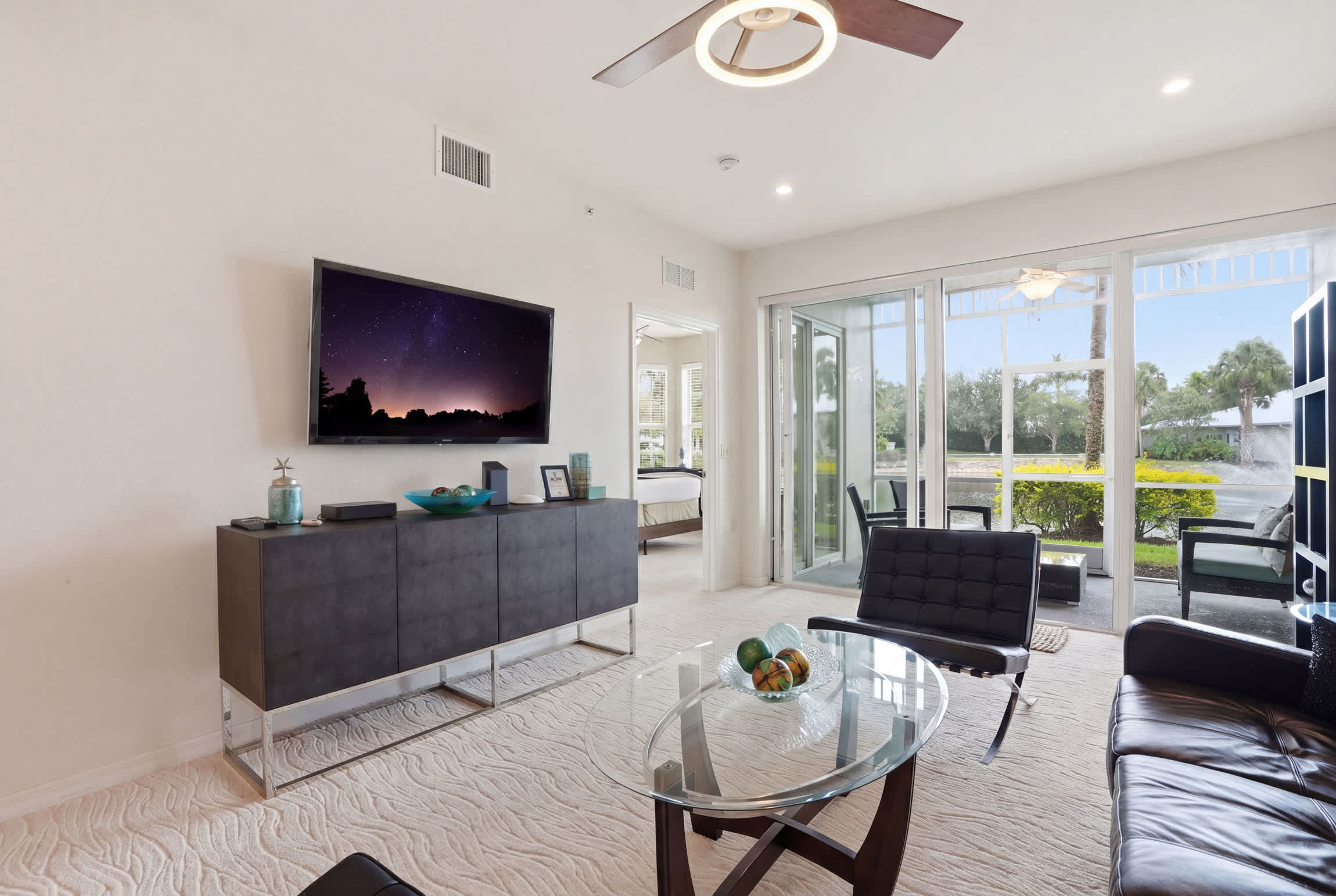 814 Lake and Fountain View Chic Furnishings