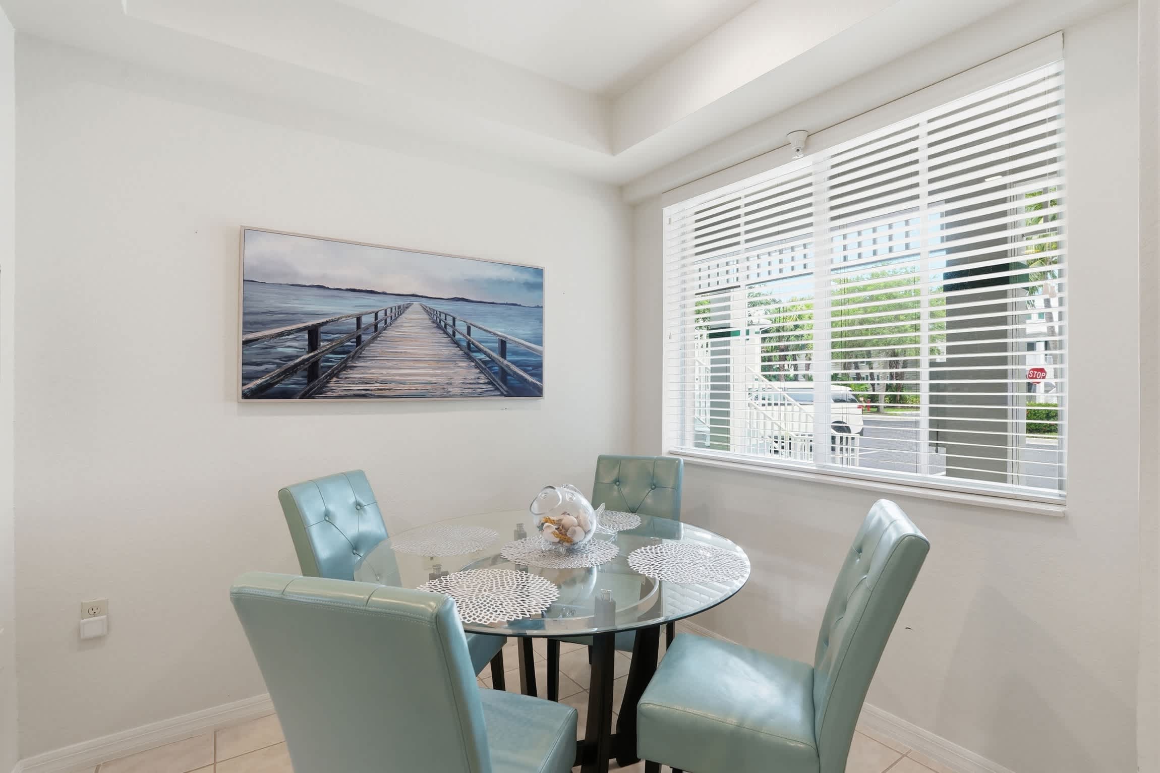 814 Lake and Fountain View Chic Furnishings | Photo 22