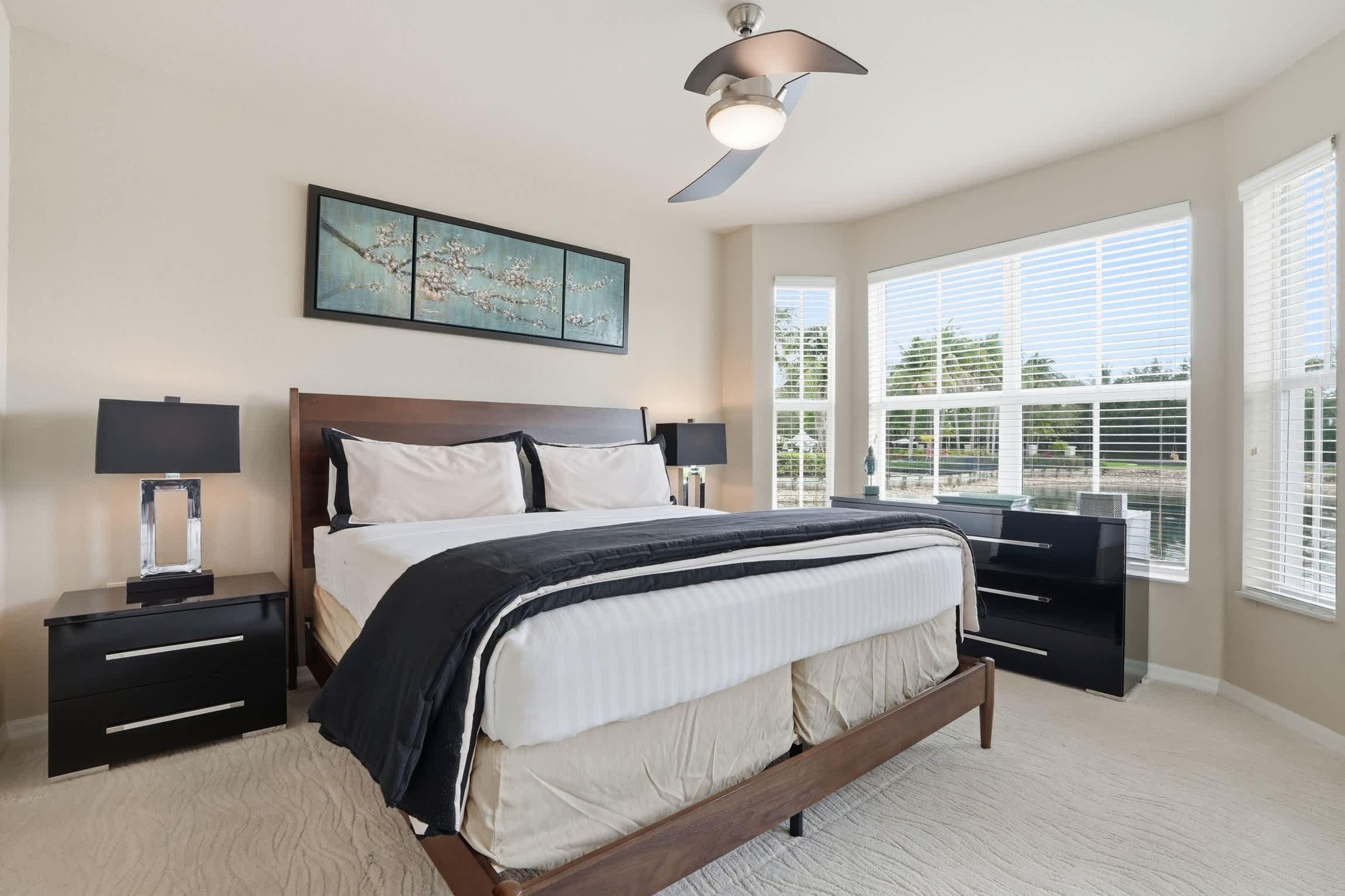 814 Lake and Fountain View Chic Furnishings | Photo 3