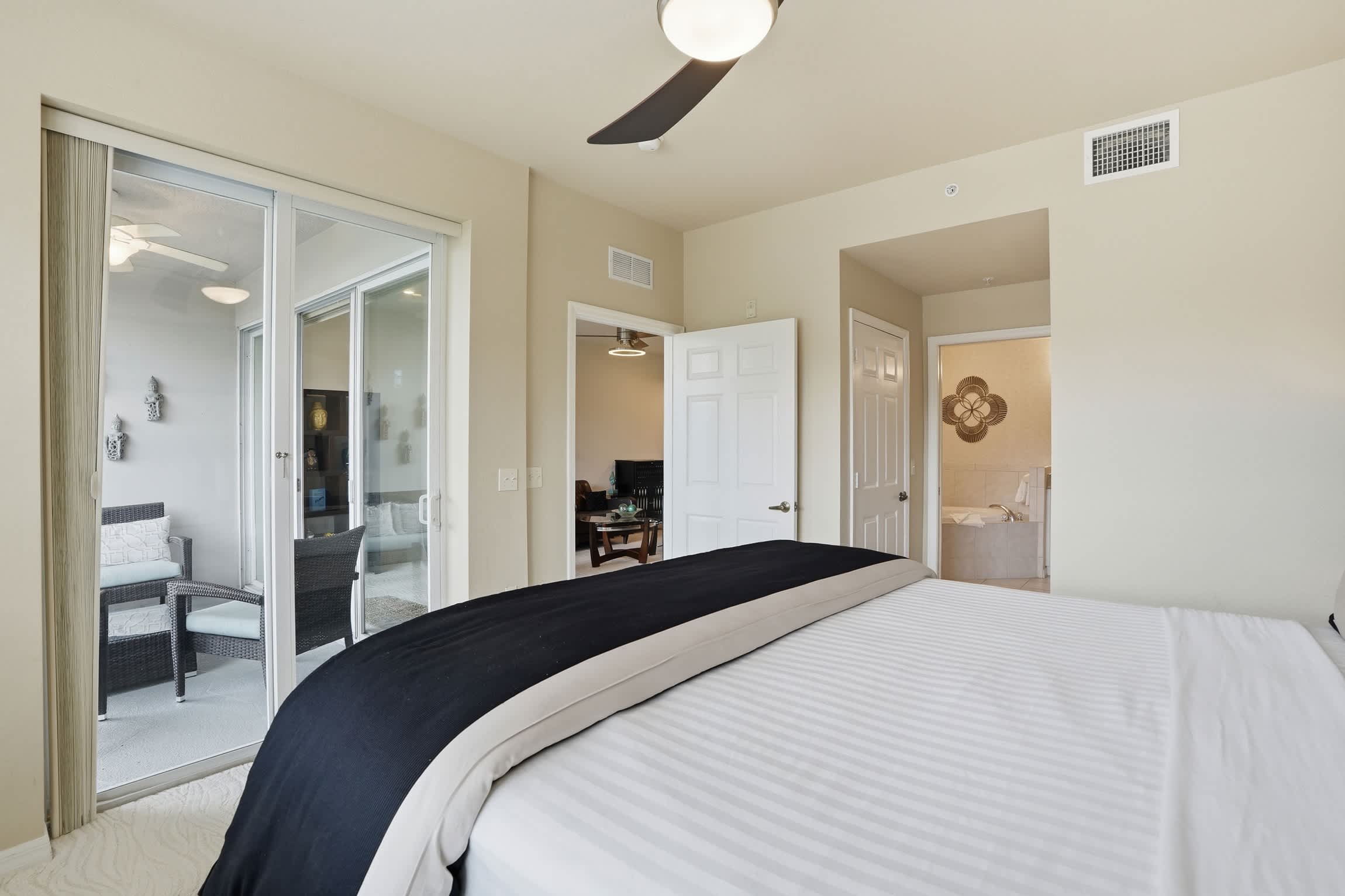 814 Lake and Fountain View Chic Furnishings | Photo 24
