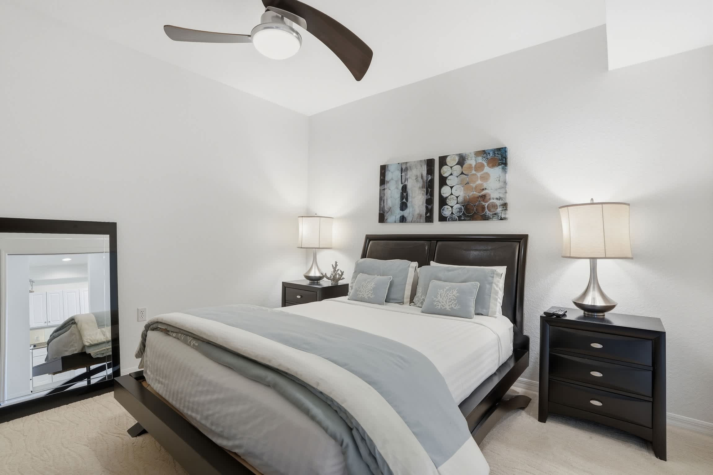 814 Lake and Fountain View Chic Furnishings | Photo 5