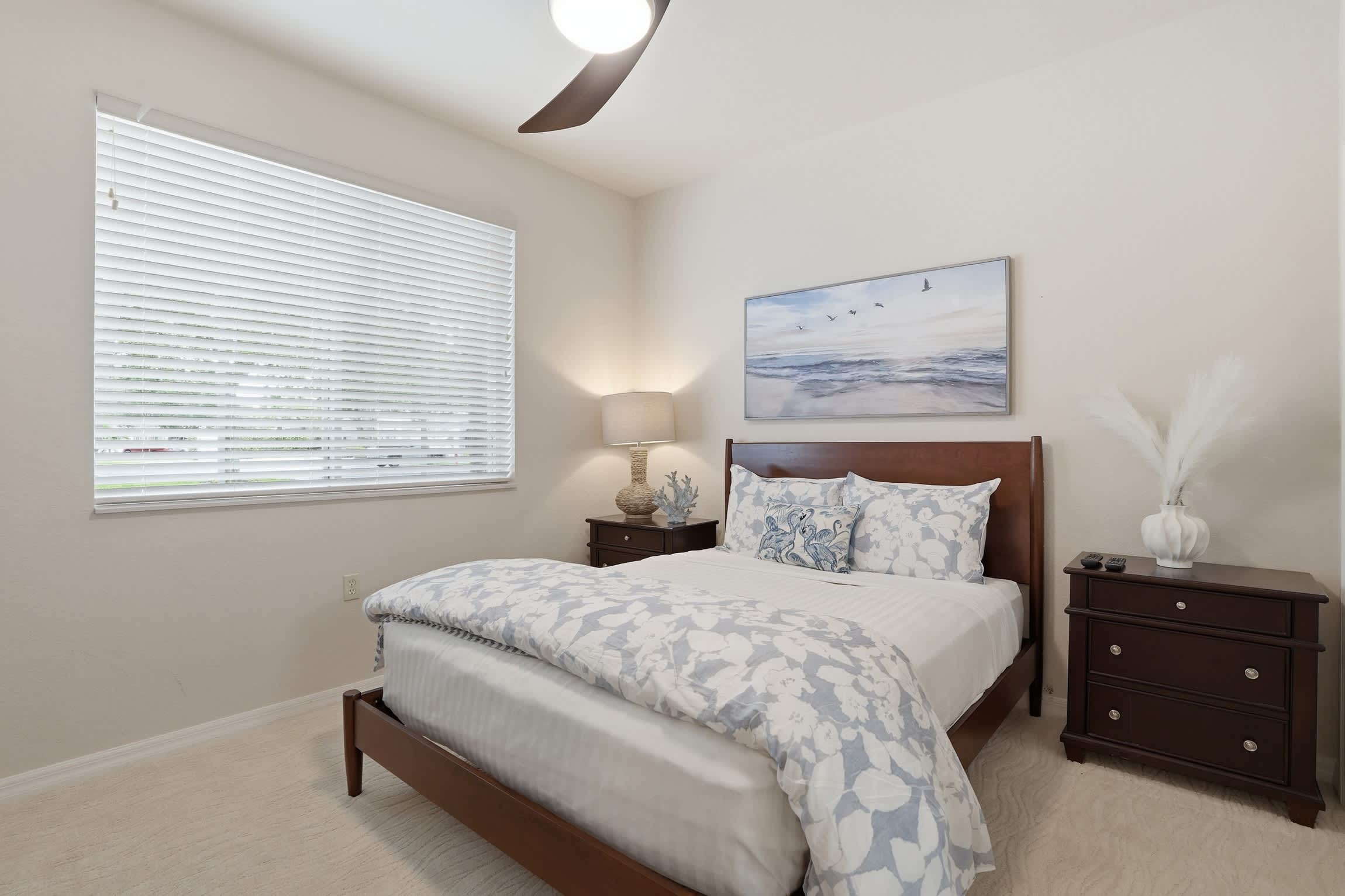 814 Lake and Fountain View Chic Furnishings | Photo 4