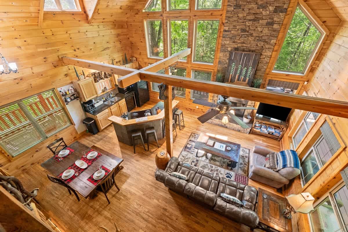 SECLUDED CABIN | SAUNA | HOT TUB | PET FRIENDLY
