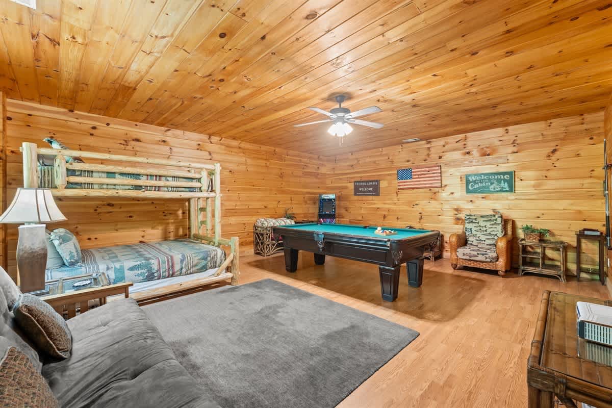SECLUDED CABIN | SAUNA | HOT TUB | PET FRIENDLY