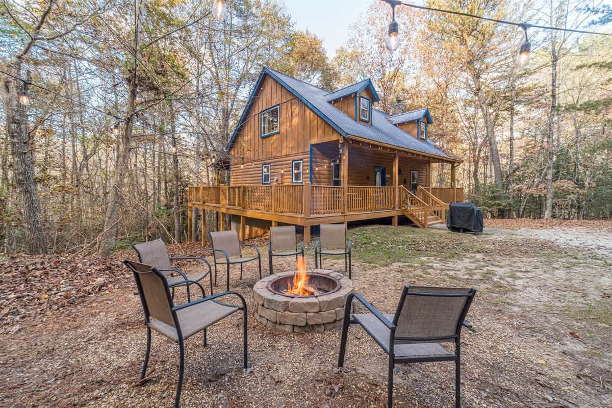 PRIVATE LOG CABIN l PET FRIENDLY | HOT TUB l SAUNA