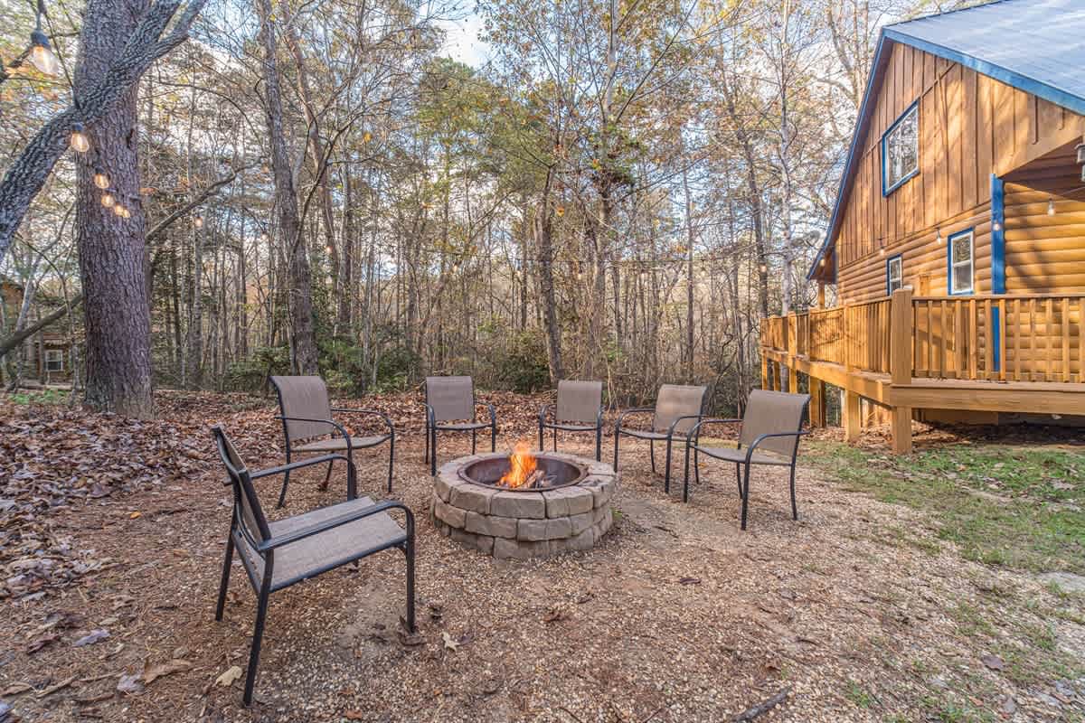 PRIVATE LOG CABIN l PET FRIENDLY | HOT TUB l SAUNA