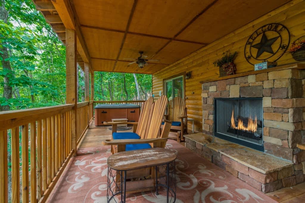 SUNRISE SUMMIT | MOUNTAIN VIEW | PRIVATE | HOT TUB