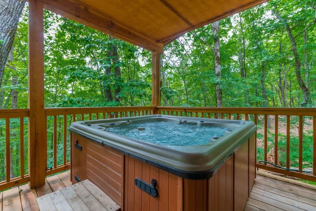 SUNRISE SUMMIT | MOUNTAIN VIEW | PRIVATE | HOT TUB