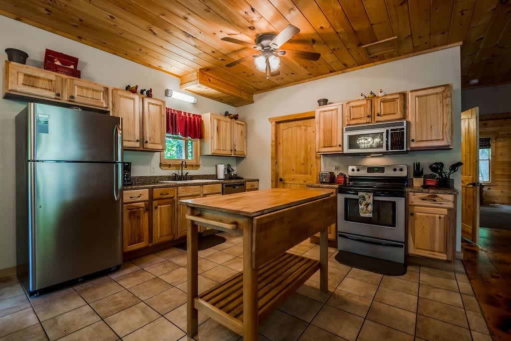 SUNRISE SUMMIT | MOUNTAIN VIEW | PRIVATE | HOT TUB