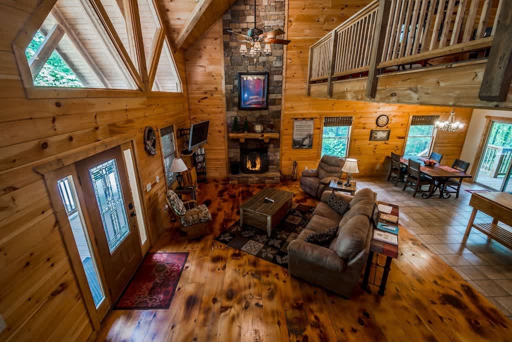 SUNRISE SUMMIT | MOUNTAIN VIEW | PRIVATE | HOT TUB