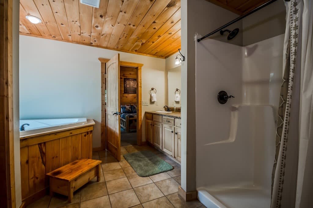 SUNRISE SUMMIT | MOUNTAIN VIEW | PRIVATE | HOT TUB
