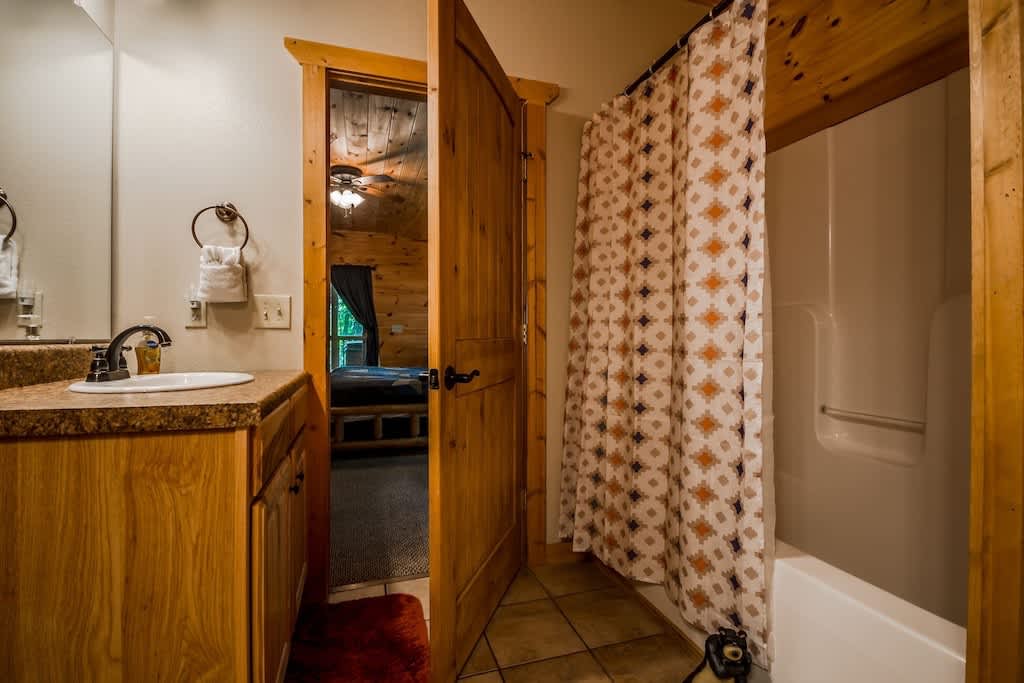 SUNRISE SUMMIT | MOUNTAIN VIEW | PRIVATE | HOT TUB