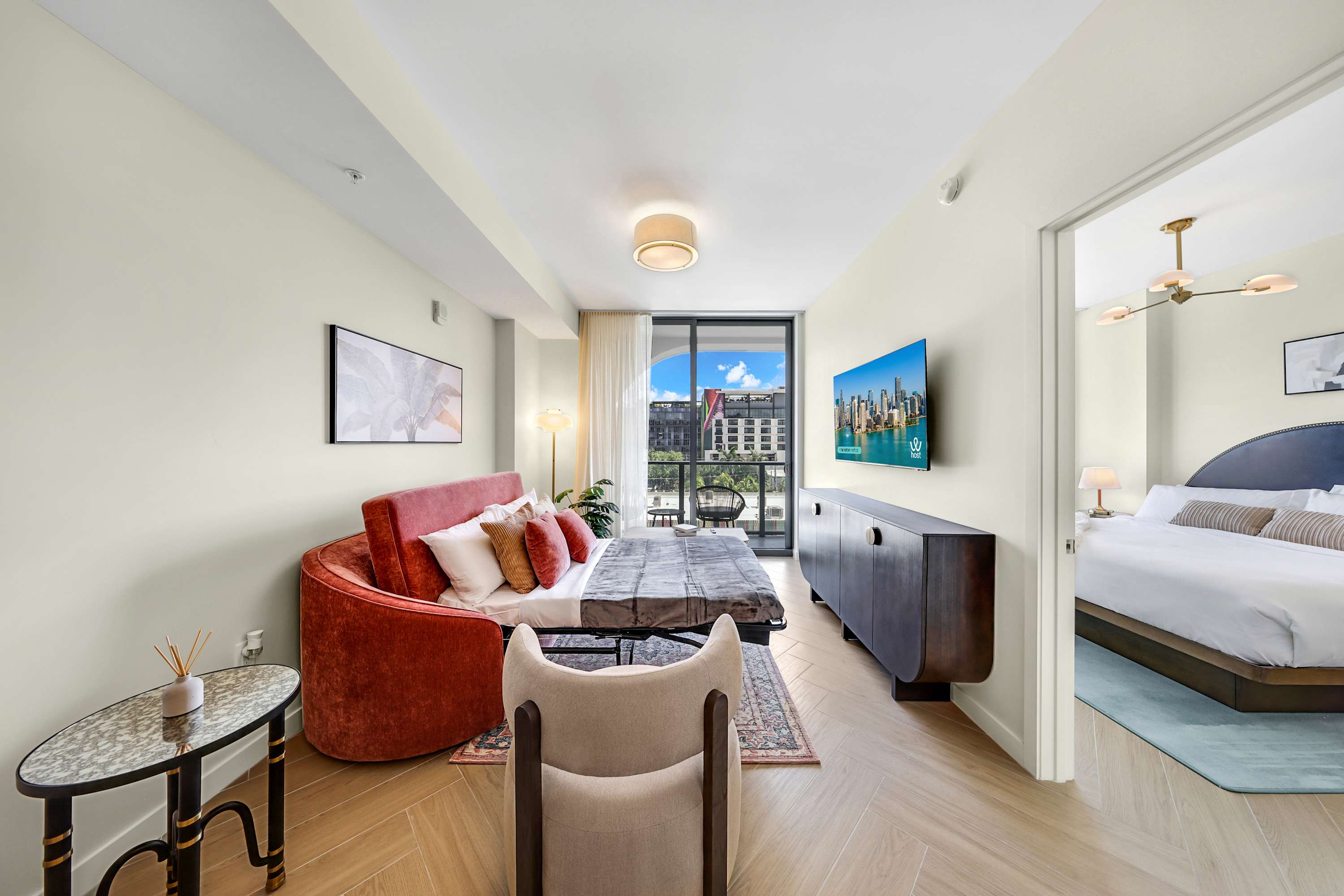 Stylish Condo in Prime Location | RoofPool & Gym