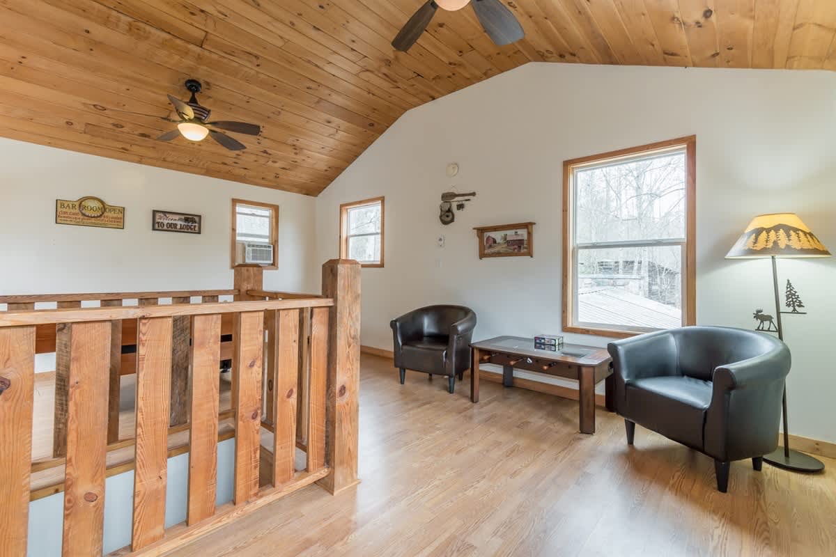 CREEK & GARDEN COTTAGE | CEDAR SAUNA | HOT TUB