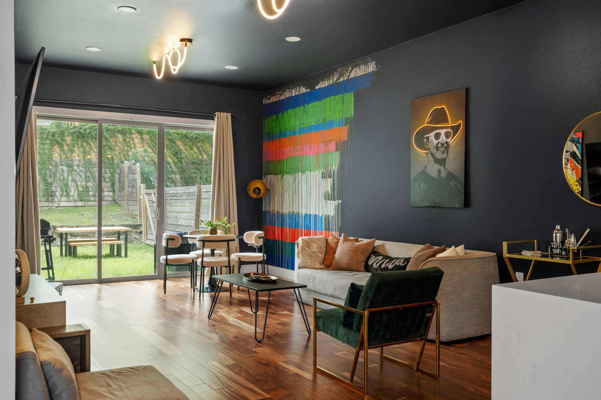 3br East Austin Unit A - Sleeps 10, Pet Friendly - Austin, TX