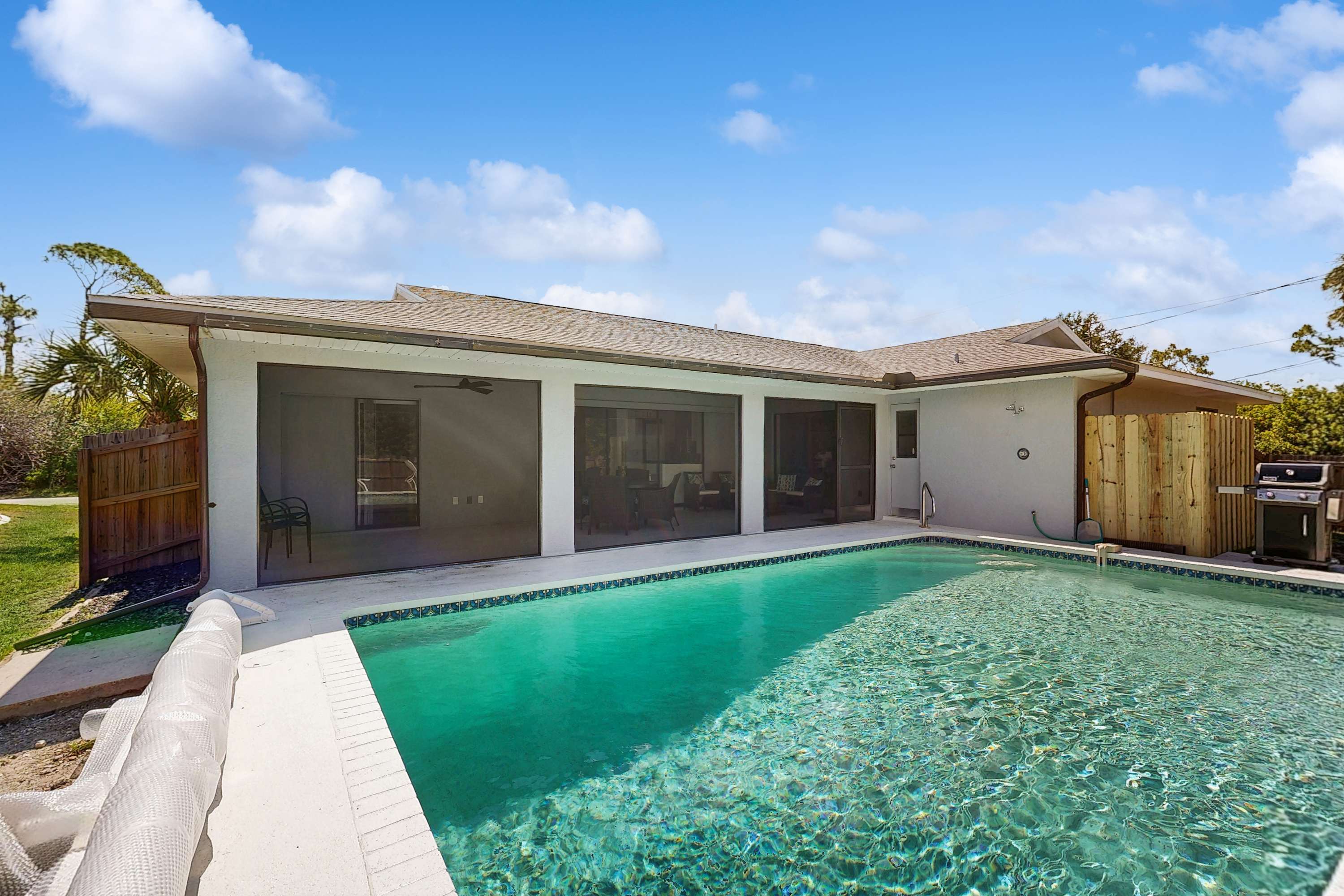 Port Charlotte Oasis Private Pool Home with Spacious Kitchen