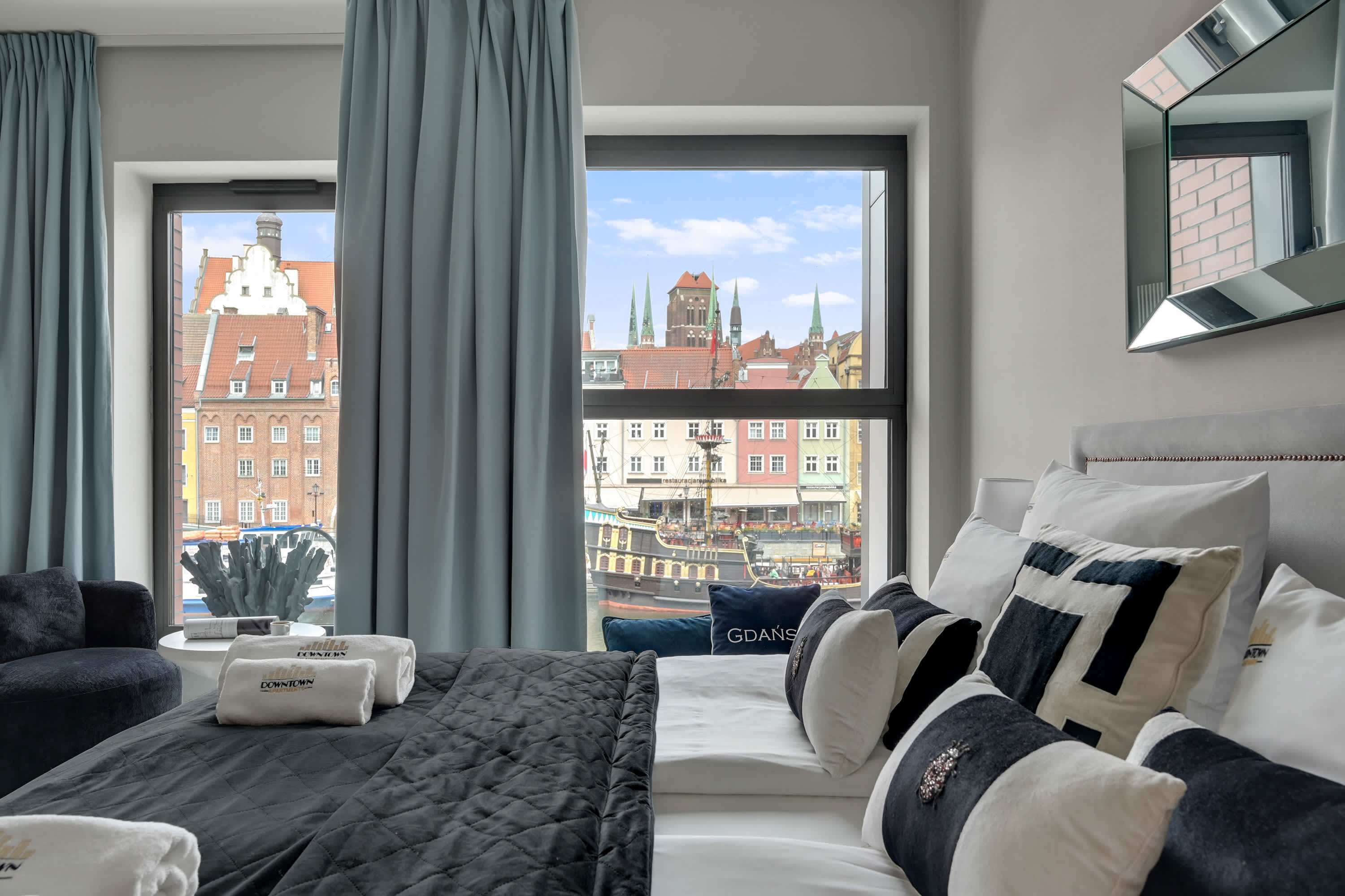 Deo Plaza 101 | River & Old Town Great View | SPA