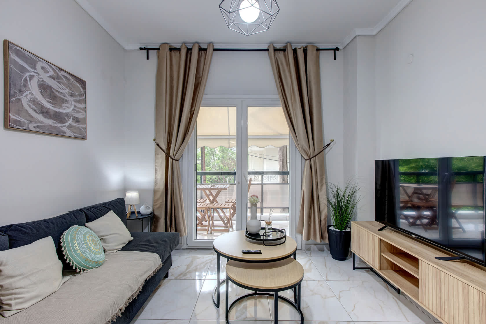 Fresh 1 Bd Apartment with Balcony in Thessaloniki in Thessaloniki — photo 3