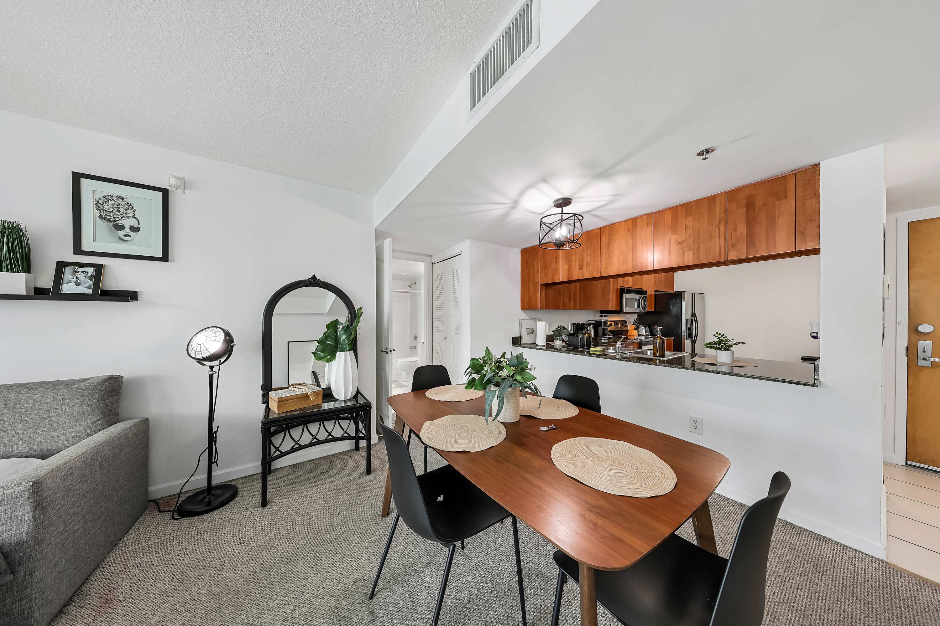 Modern Brickell Condo | Views + Free Parking