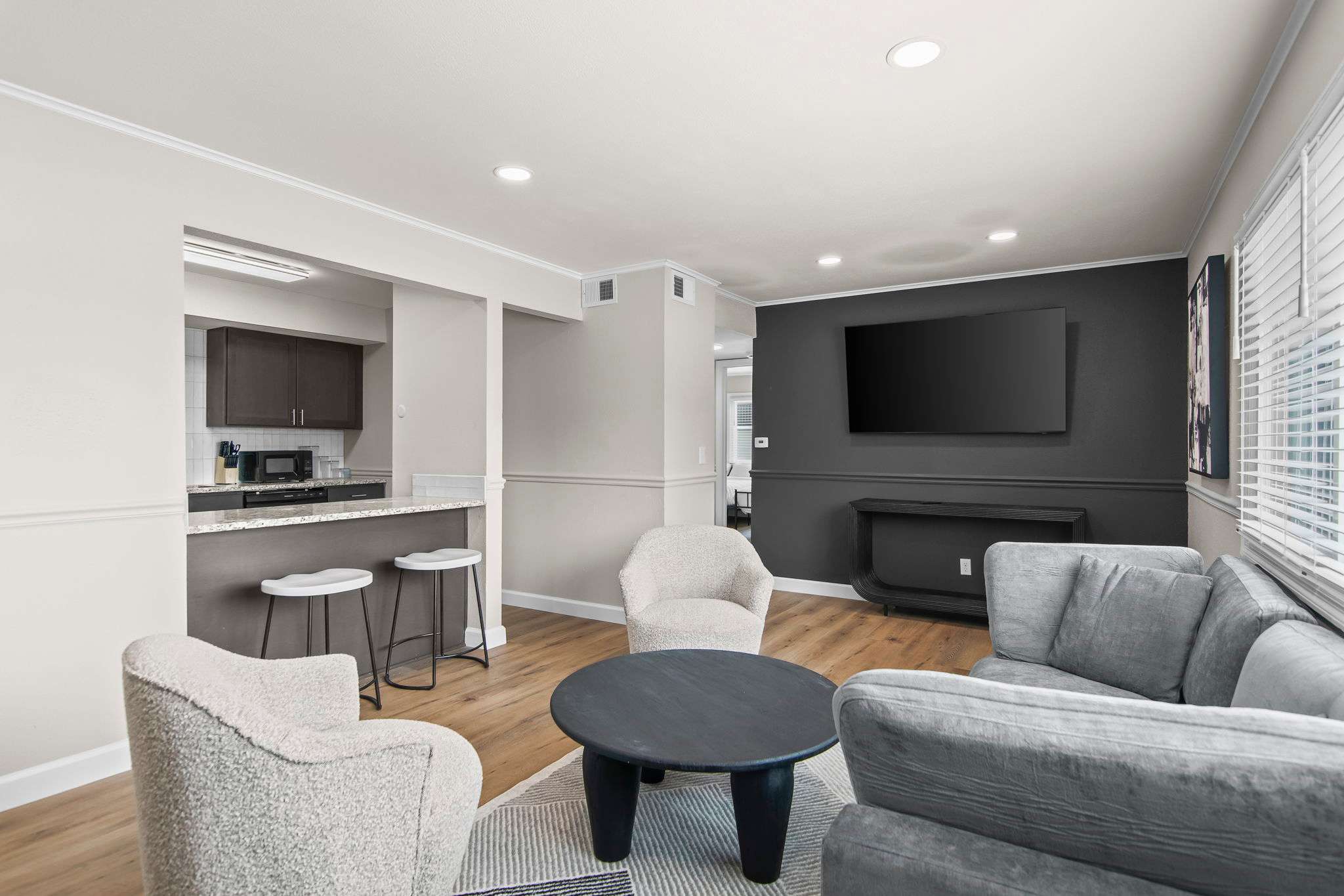 Newly Renovated Unit In Central Spfld! #204 - Springfield, IL