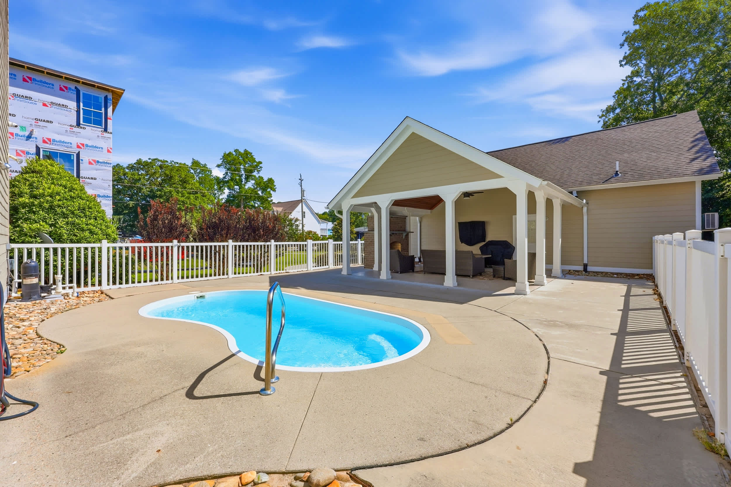 Sol and Sea Beach Compound w Pool and Boat House