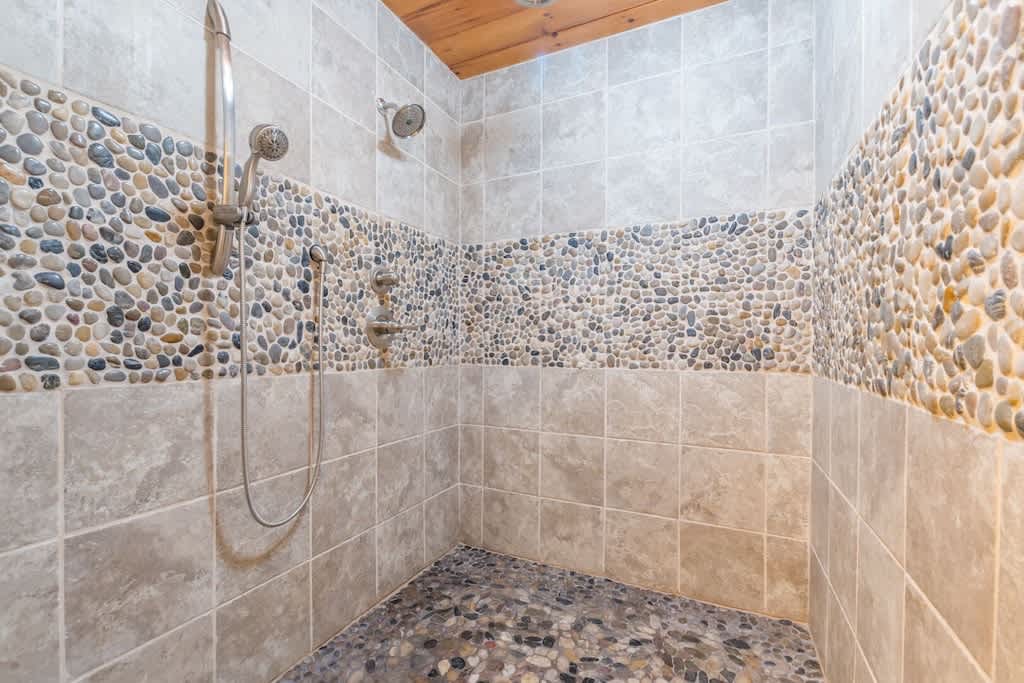 FERN MEADOW |CUSTOM ROCK SHOWER | JETTED TUB |