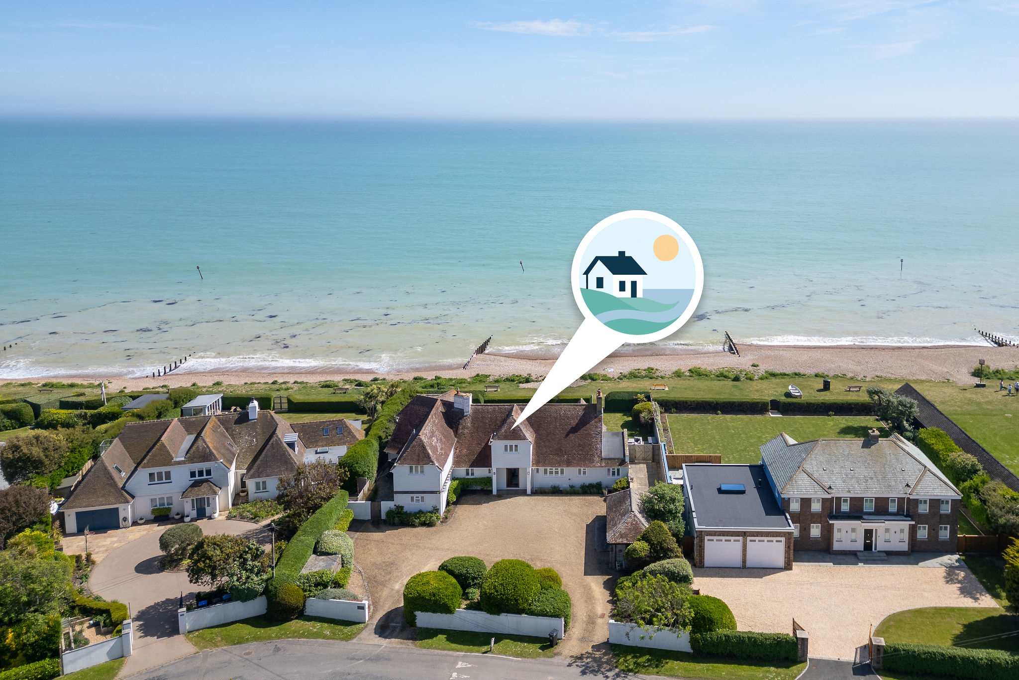 Luxury Beachfront Retreat for 14 with Hot Tub