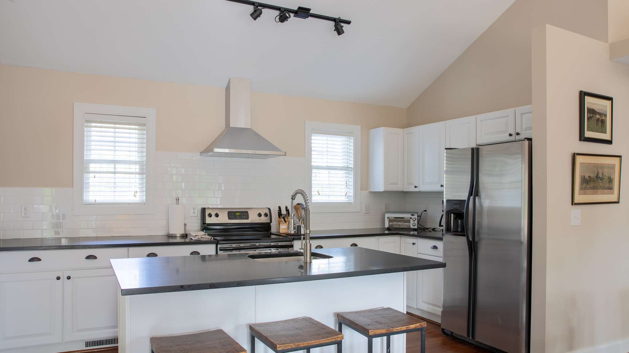 Downtown Carriage House - vacation rental in Charlottesville — photo 8 of 12