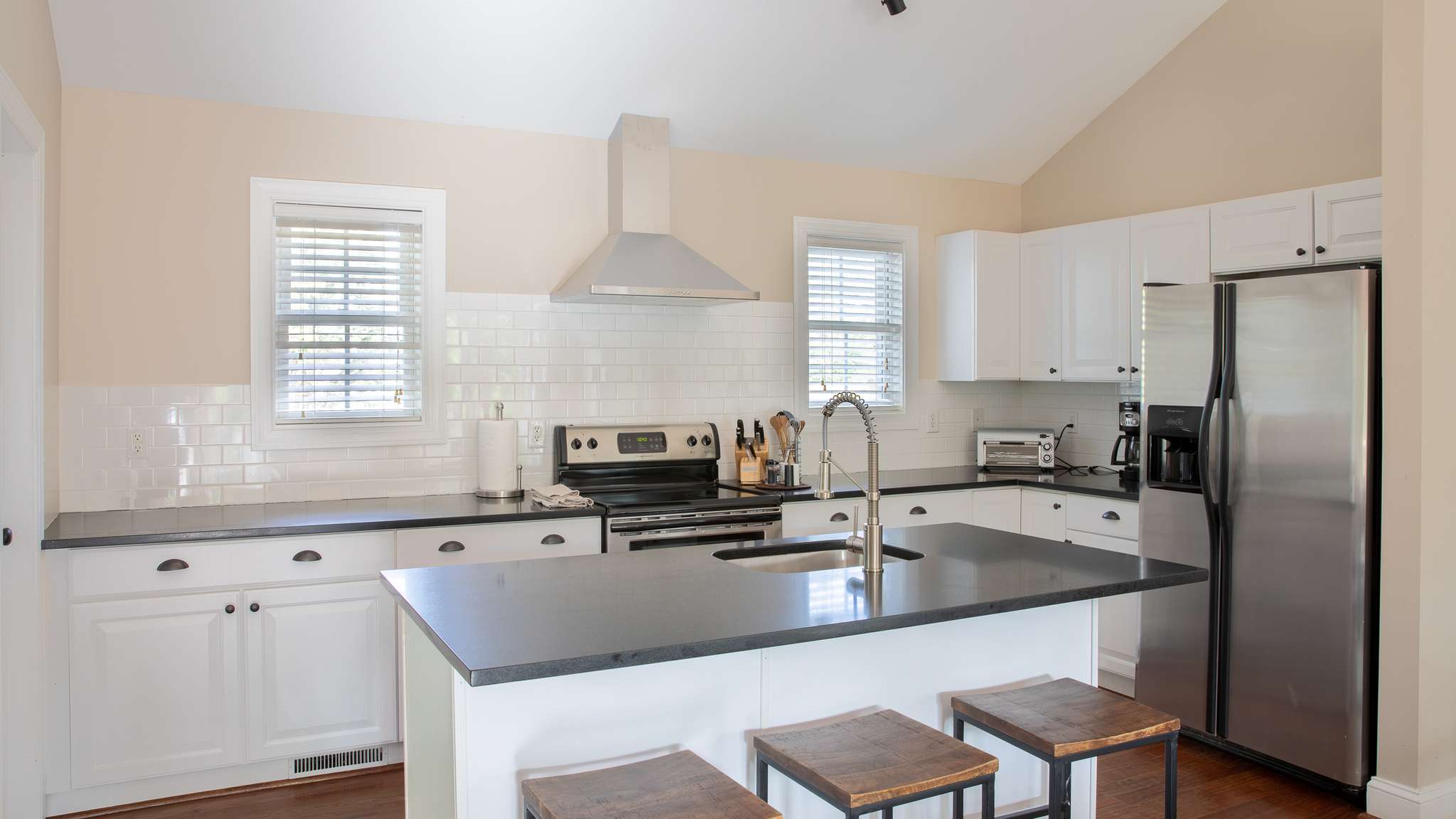 Downtown Carriage House - vacation rental in Charlottesville — photo 5 of 12