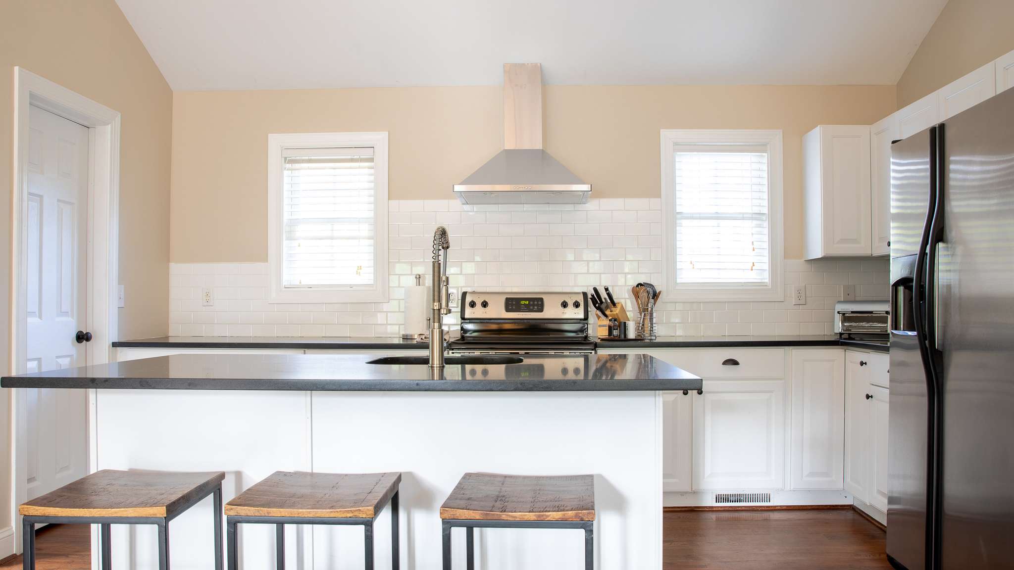 Downtown Carriage House - vacation rental in Charlottesville — photo 6 of 12