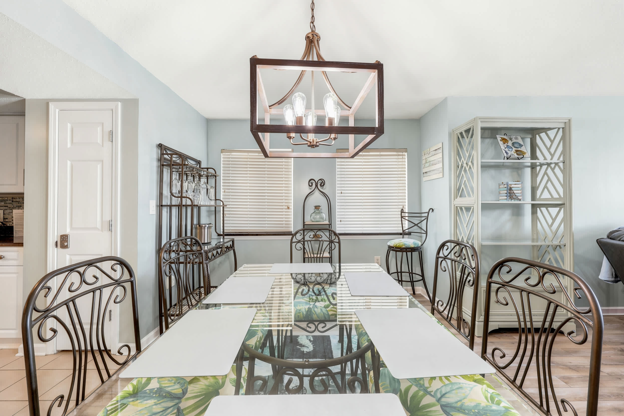 Chic Yacht Club Luxury Waterfront Suite
