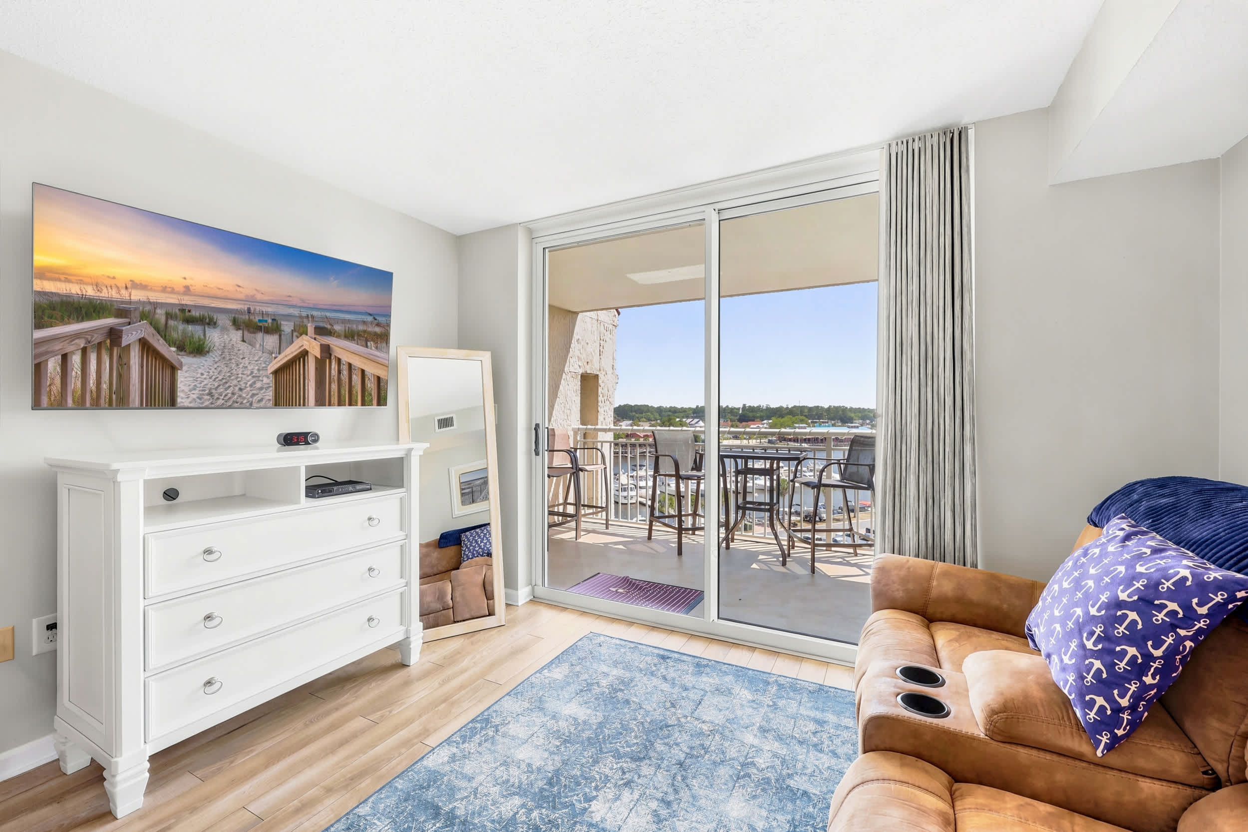 Chic Yacht Club Luxury Waterfront Suite