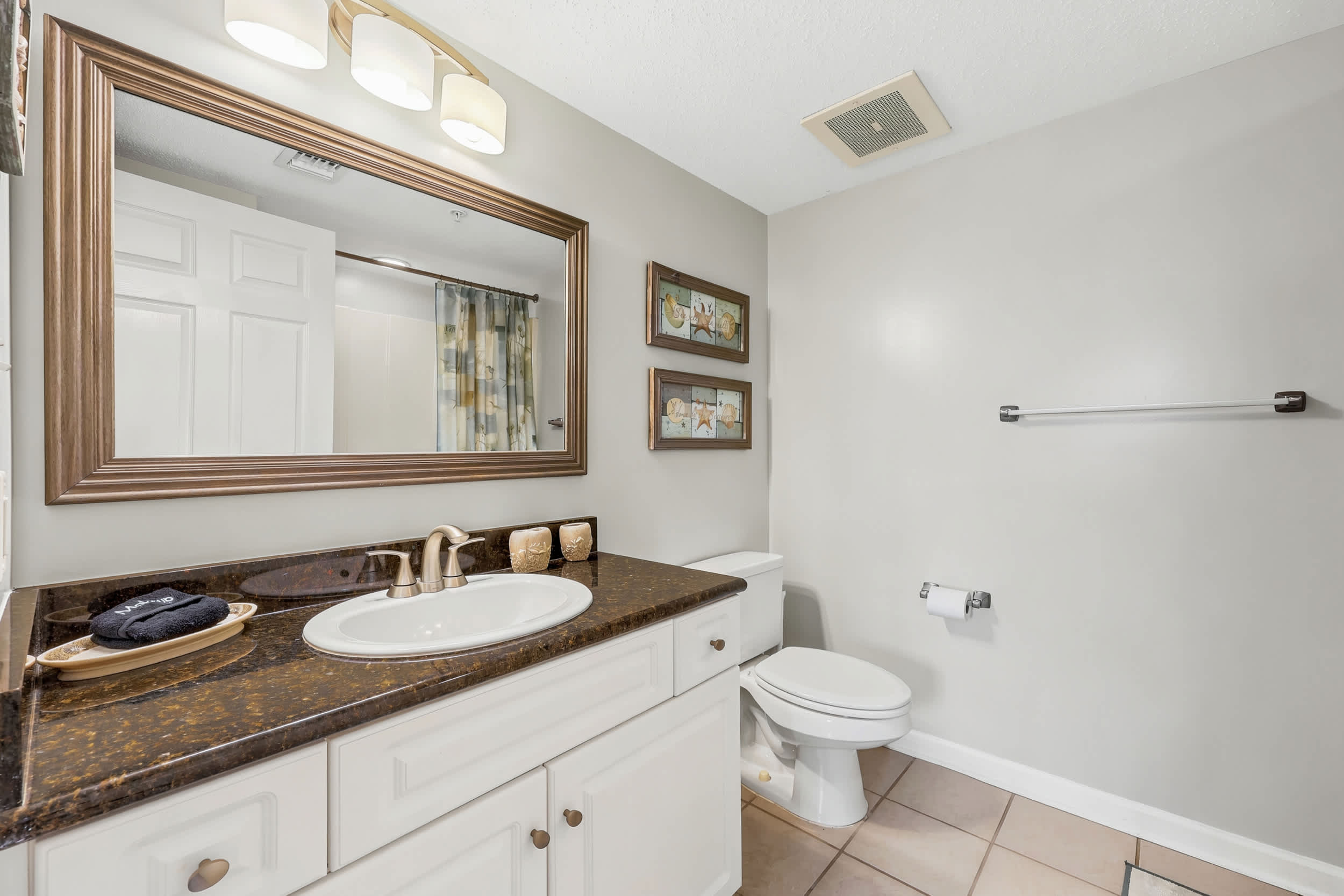 Chic Yacht Club Luxury Waterfront Suite