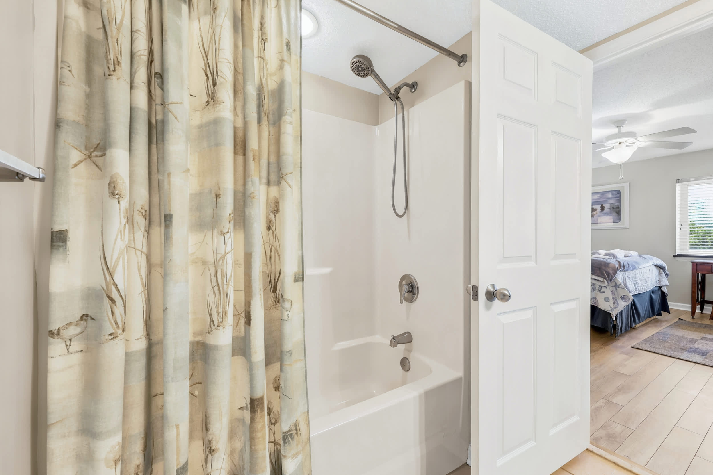 Chic Yacht Club Luxury Waterfront Suite