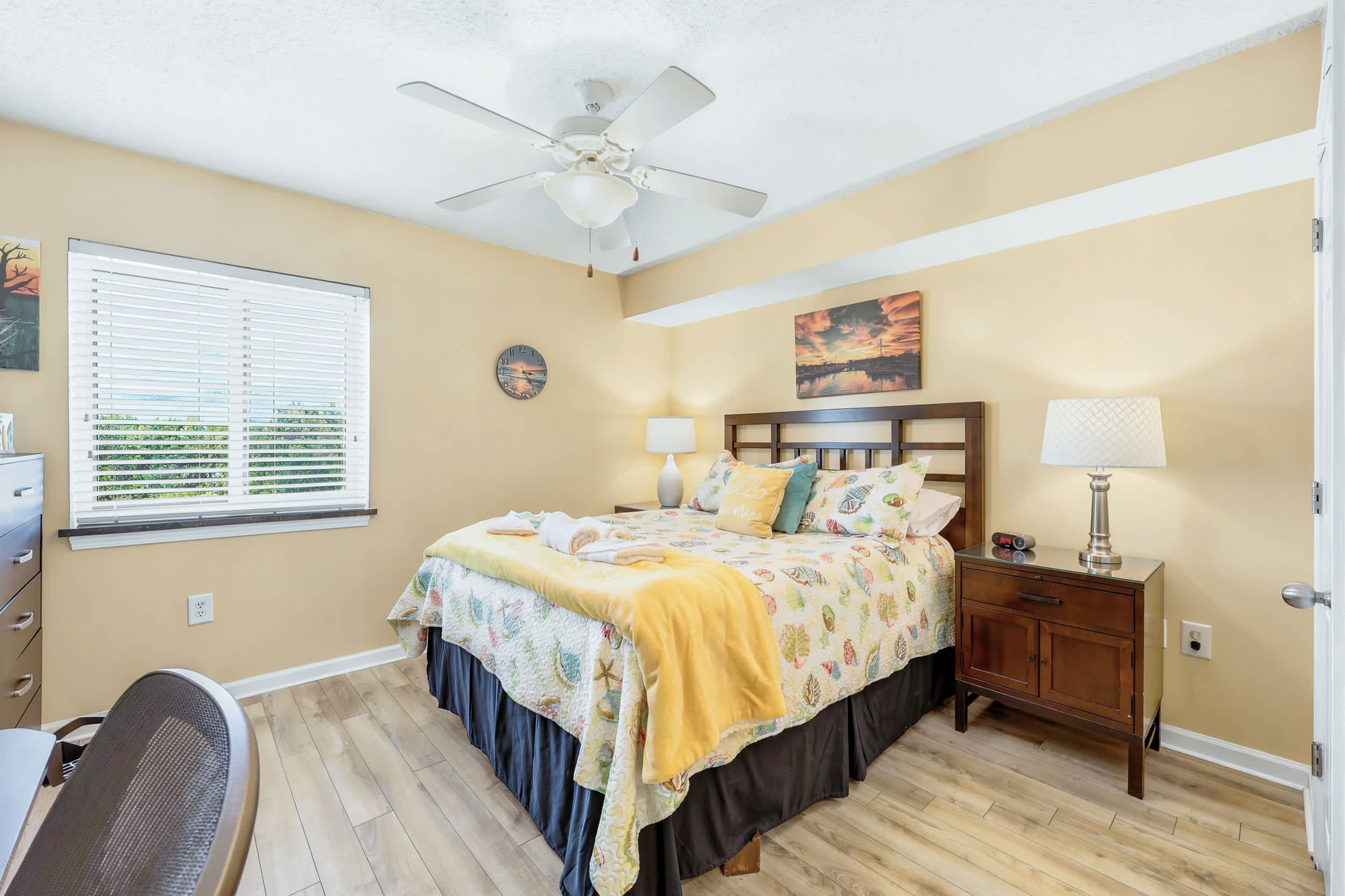 Chic Yacht Club Luxury Waterfront Suite