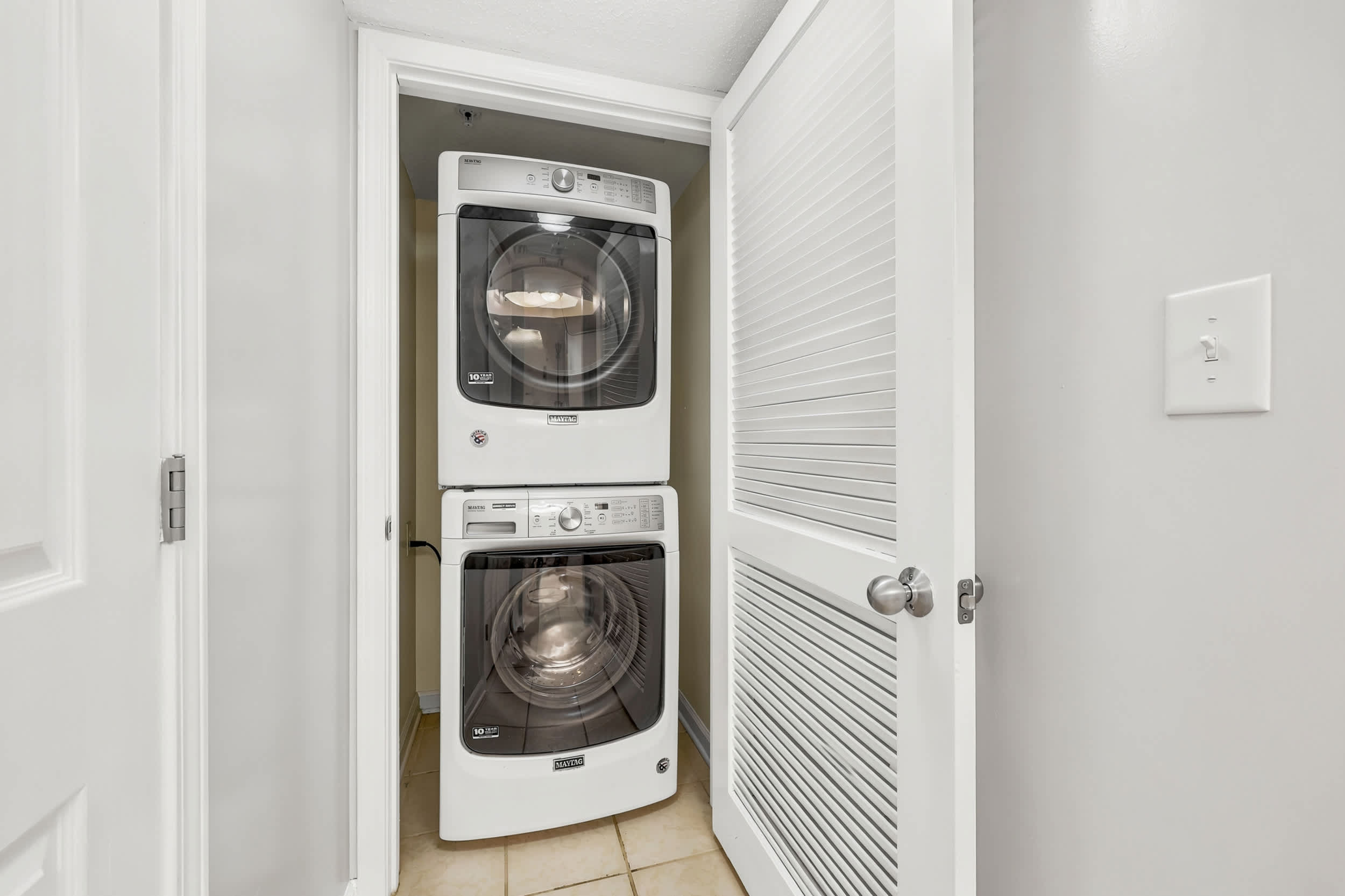 Chic Yacht Club Luxury Waterfront Suite