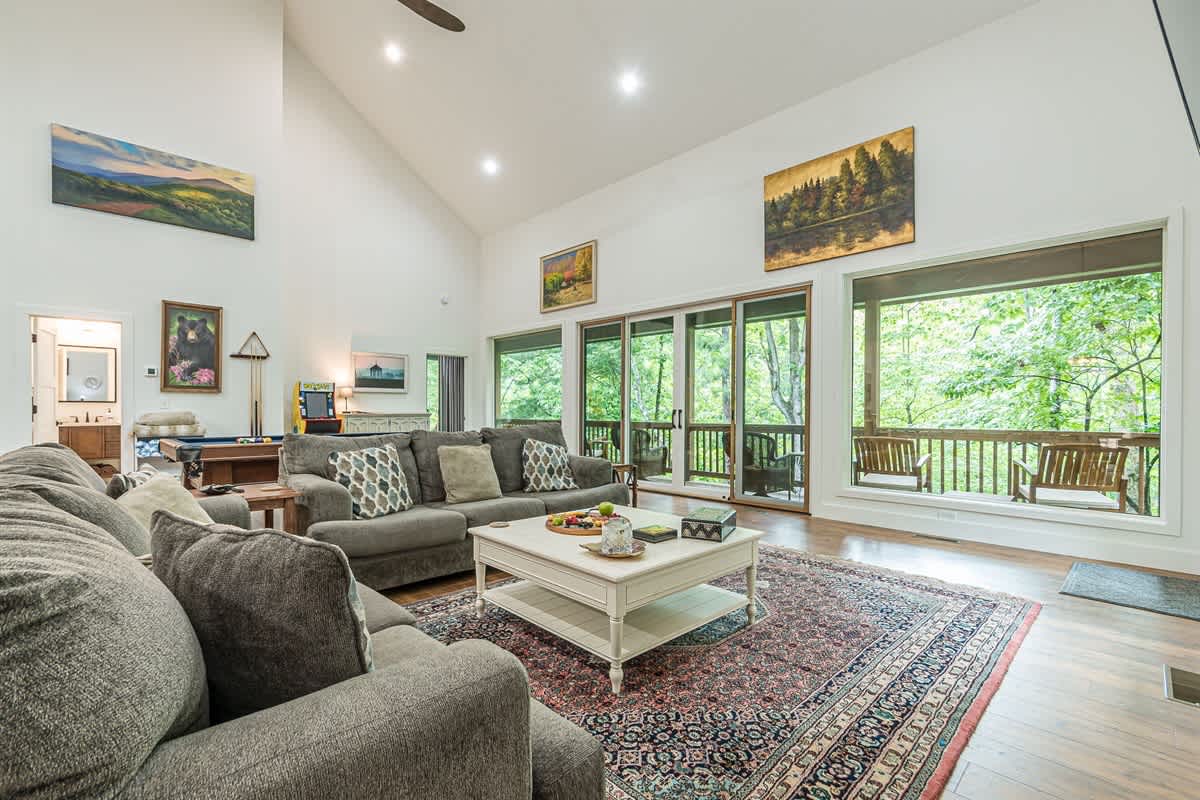 BEARADISE BUNGALOW | LUXURIOUS CANOPY RETREAT