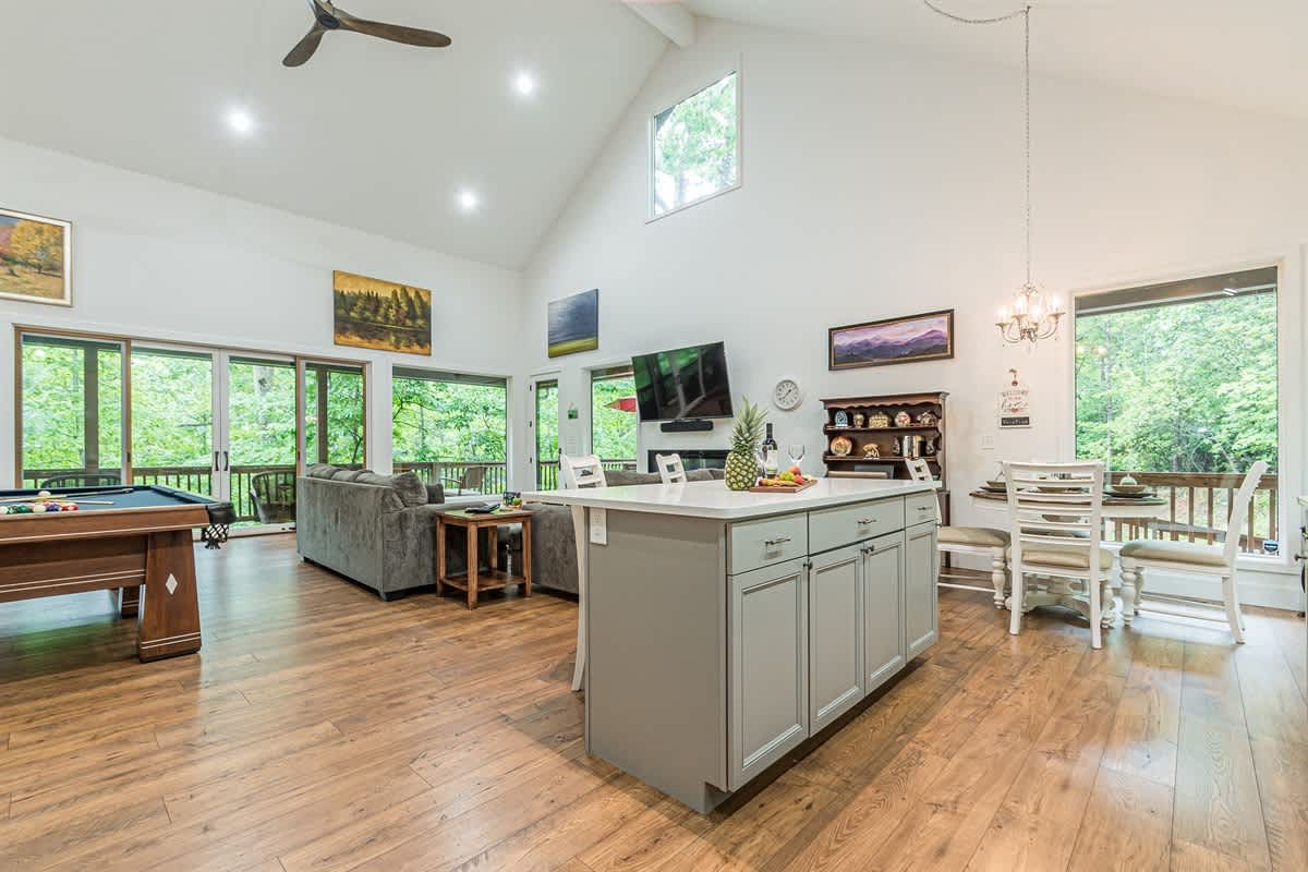 BEARADISE BUNGALOW | LUXURIOUS CANOPY RETREAT