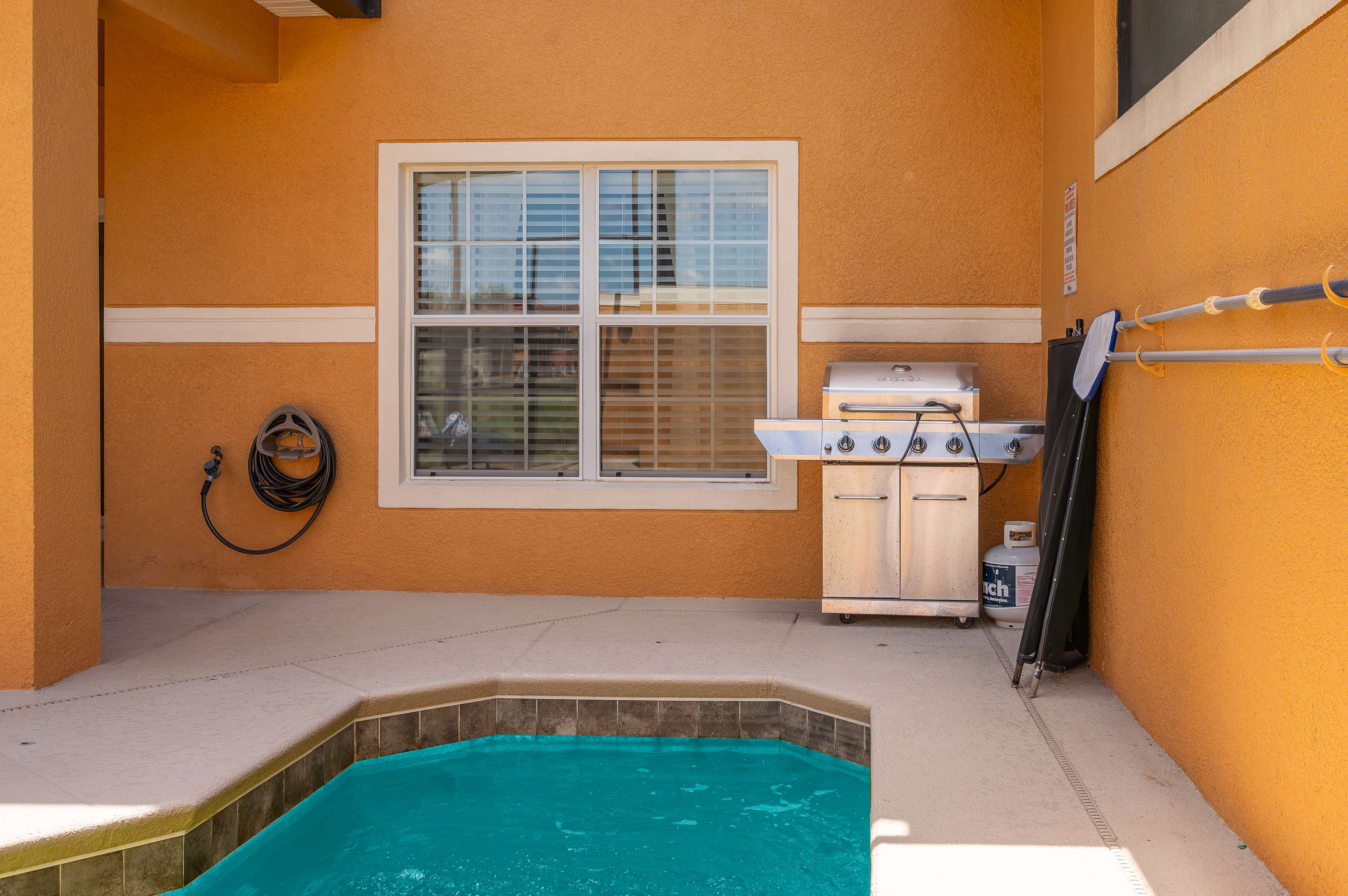 Private pool & FREE Resort near Disney! Sleeps 8