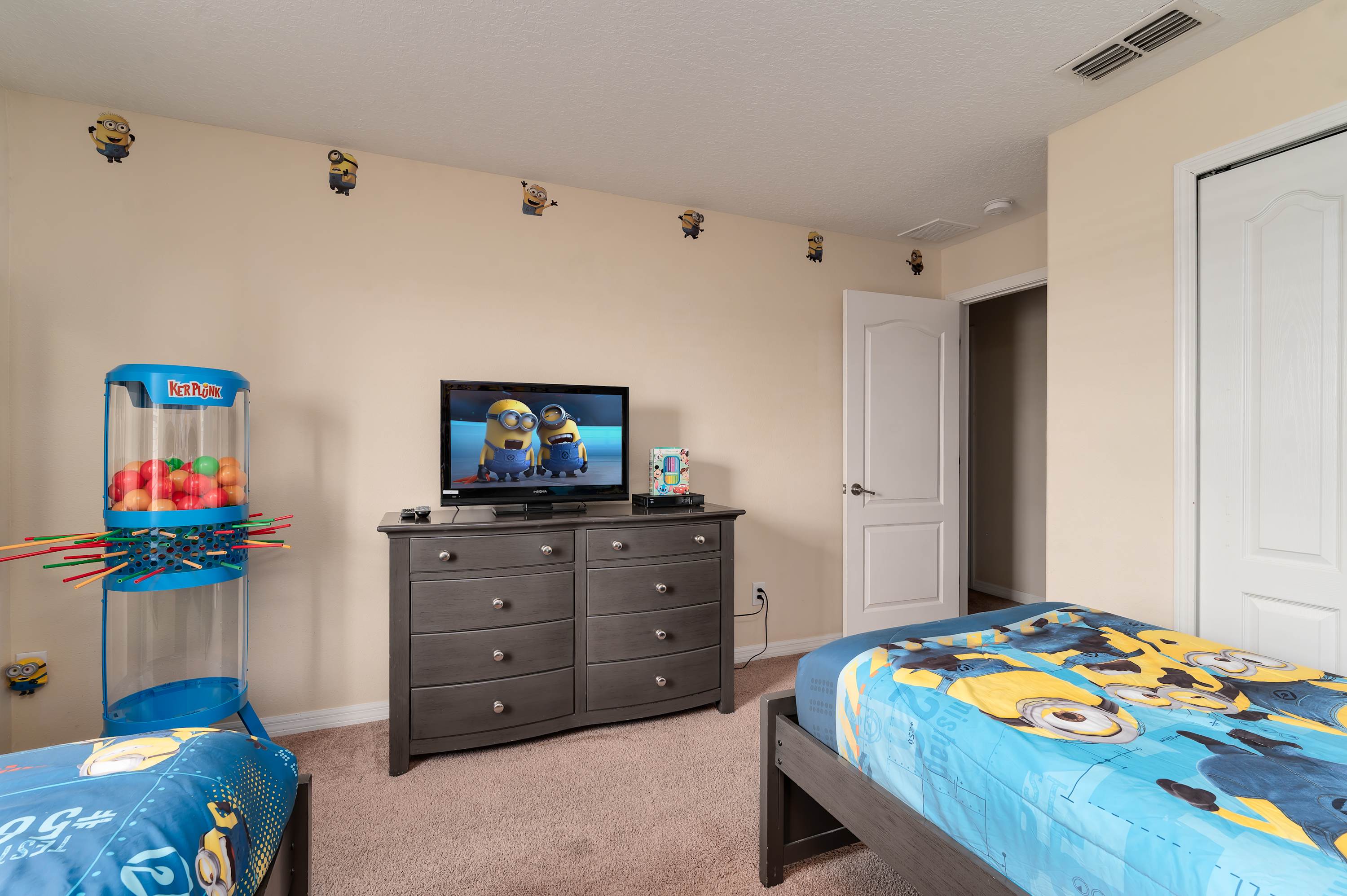 Private pool & FREE Resort near Disney! Sleeps 8