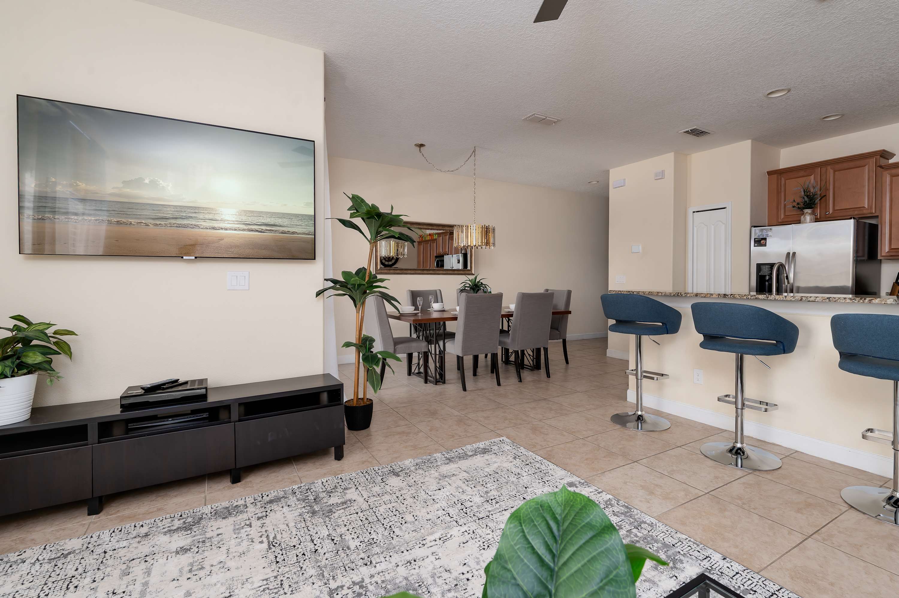 Private pool & FREE Resort near Disney! Sleeps 8