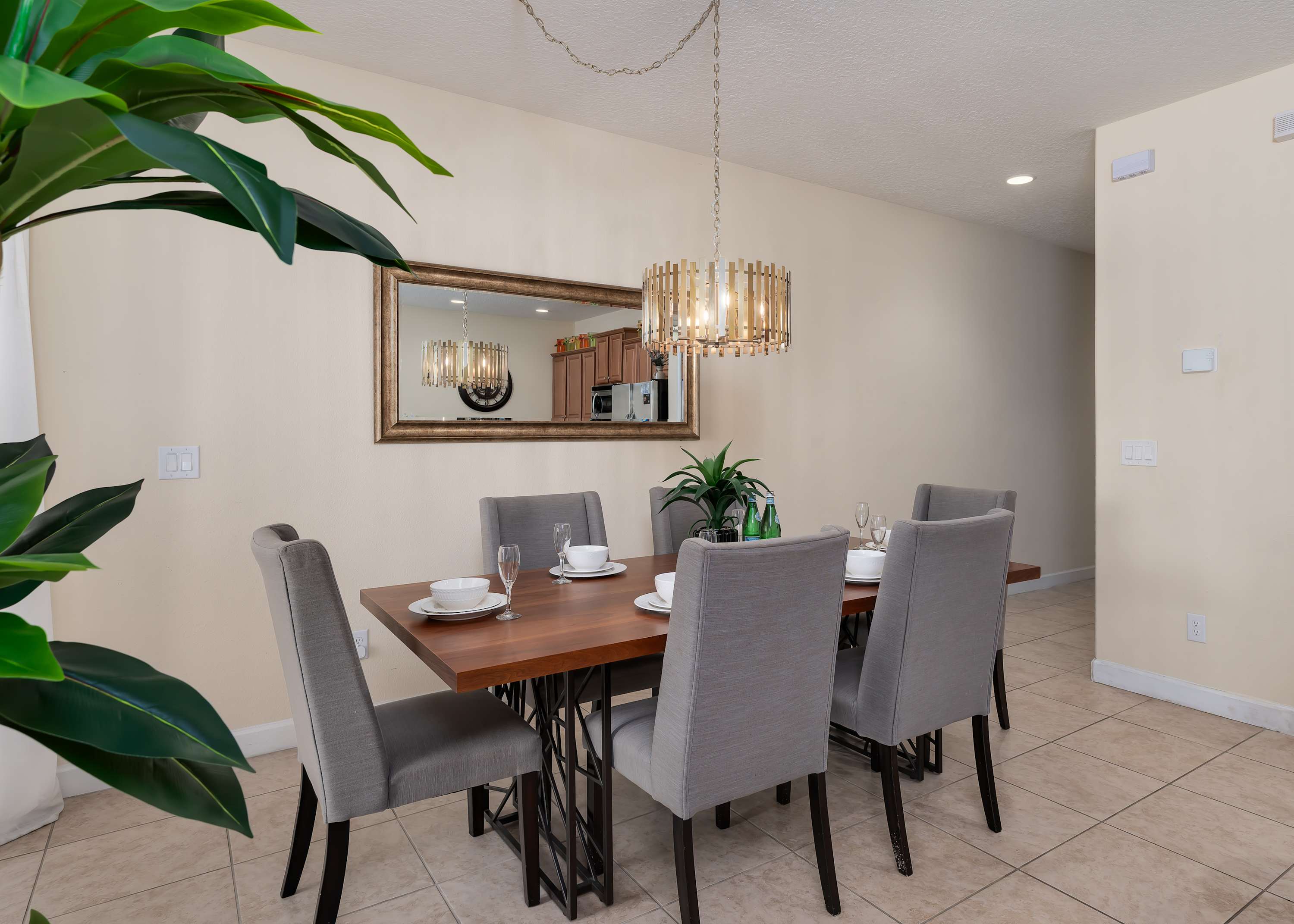 Private pool & FREE Resort near Disney! Sleeps 8